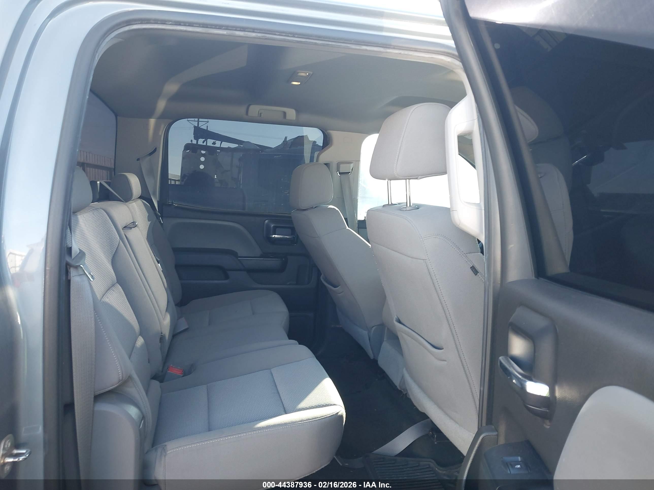 CHEVROLET SILVERADO image 8