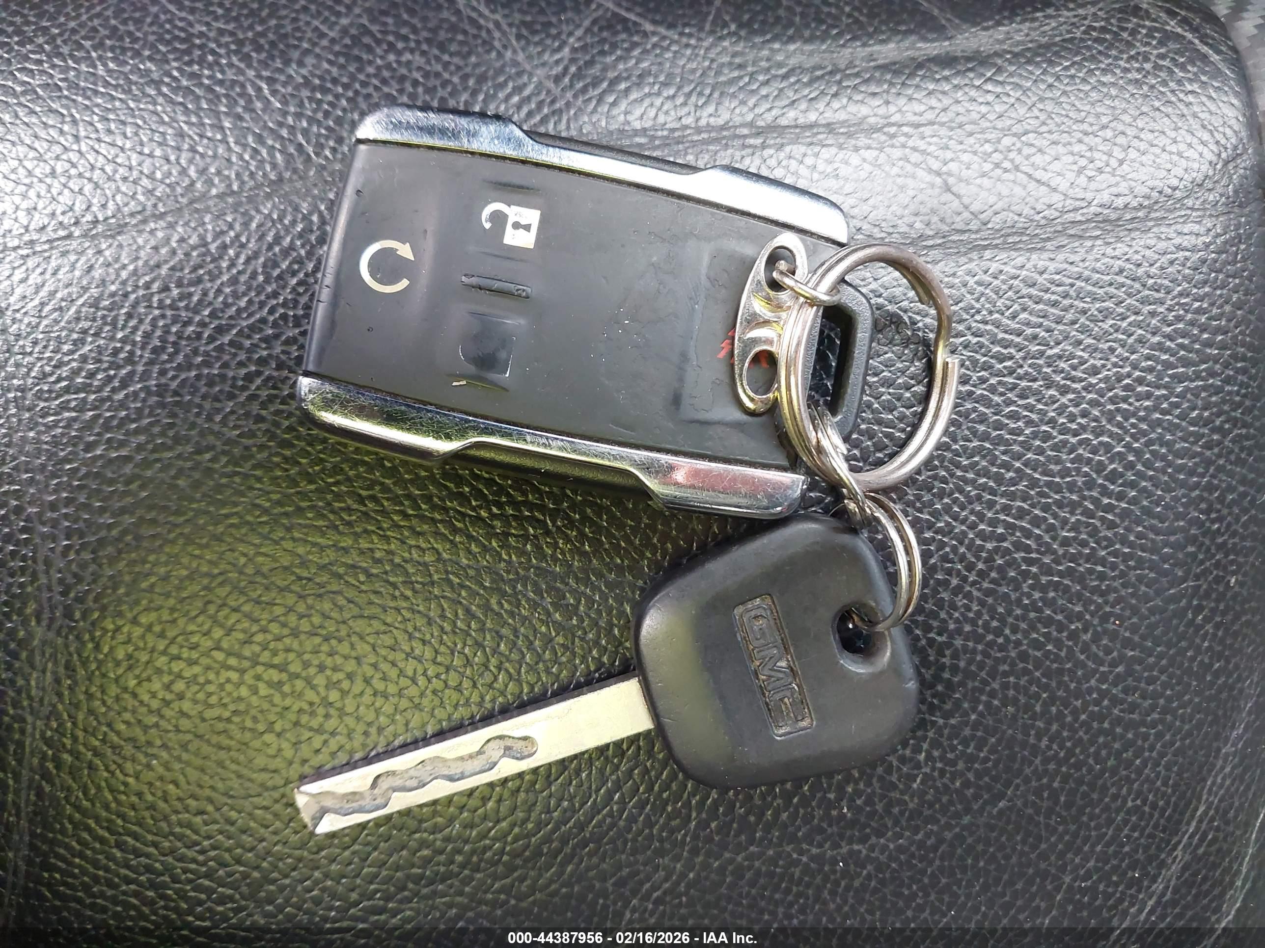 GMC SIERRA image 11