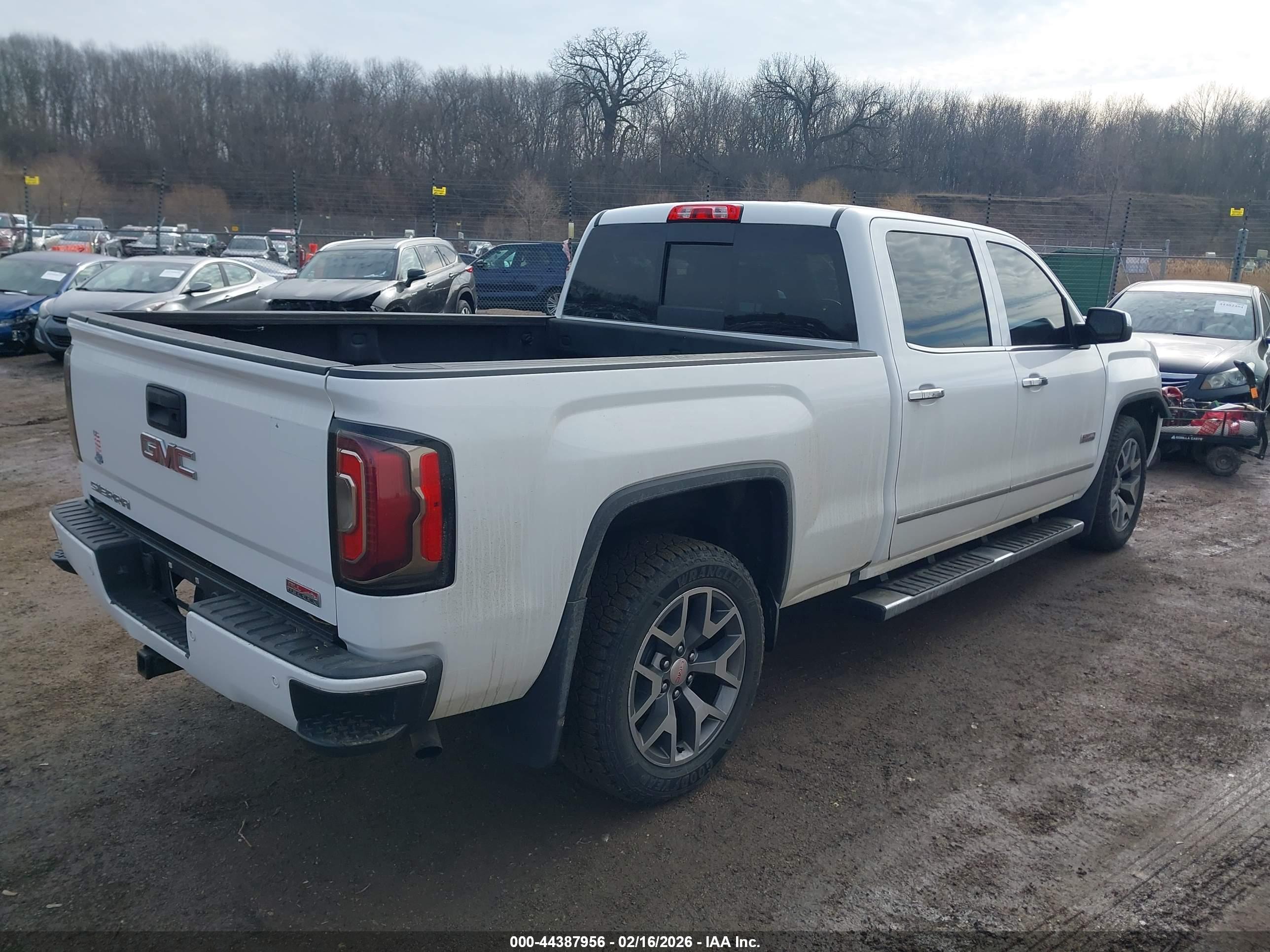 GMC SIERRA image 4