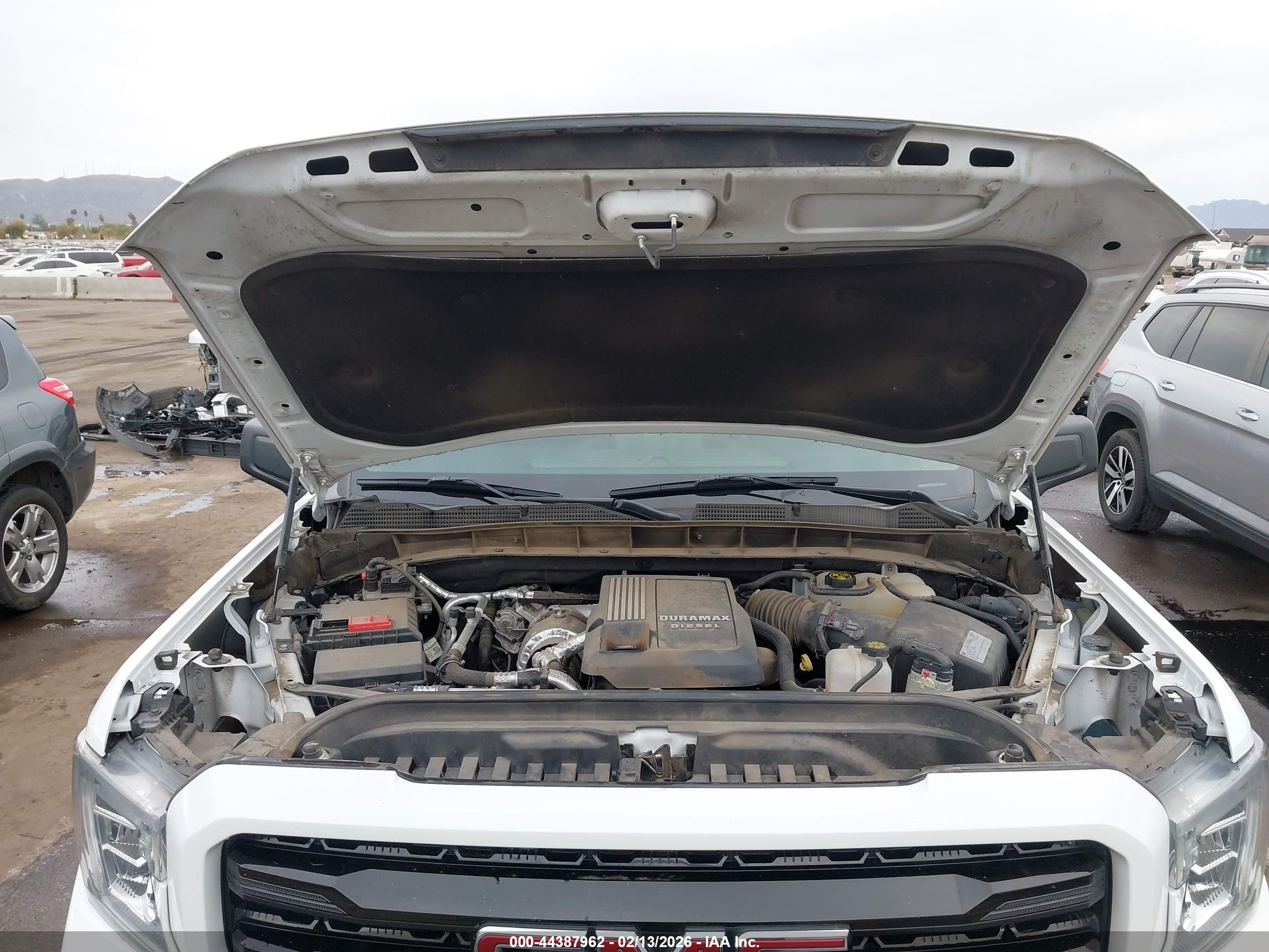 GMC SIERRA image 10