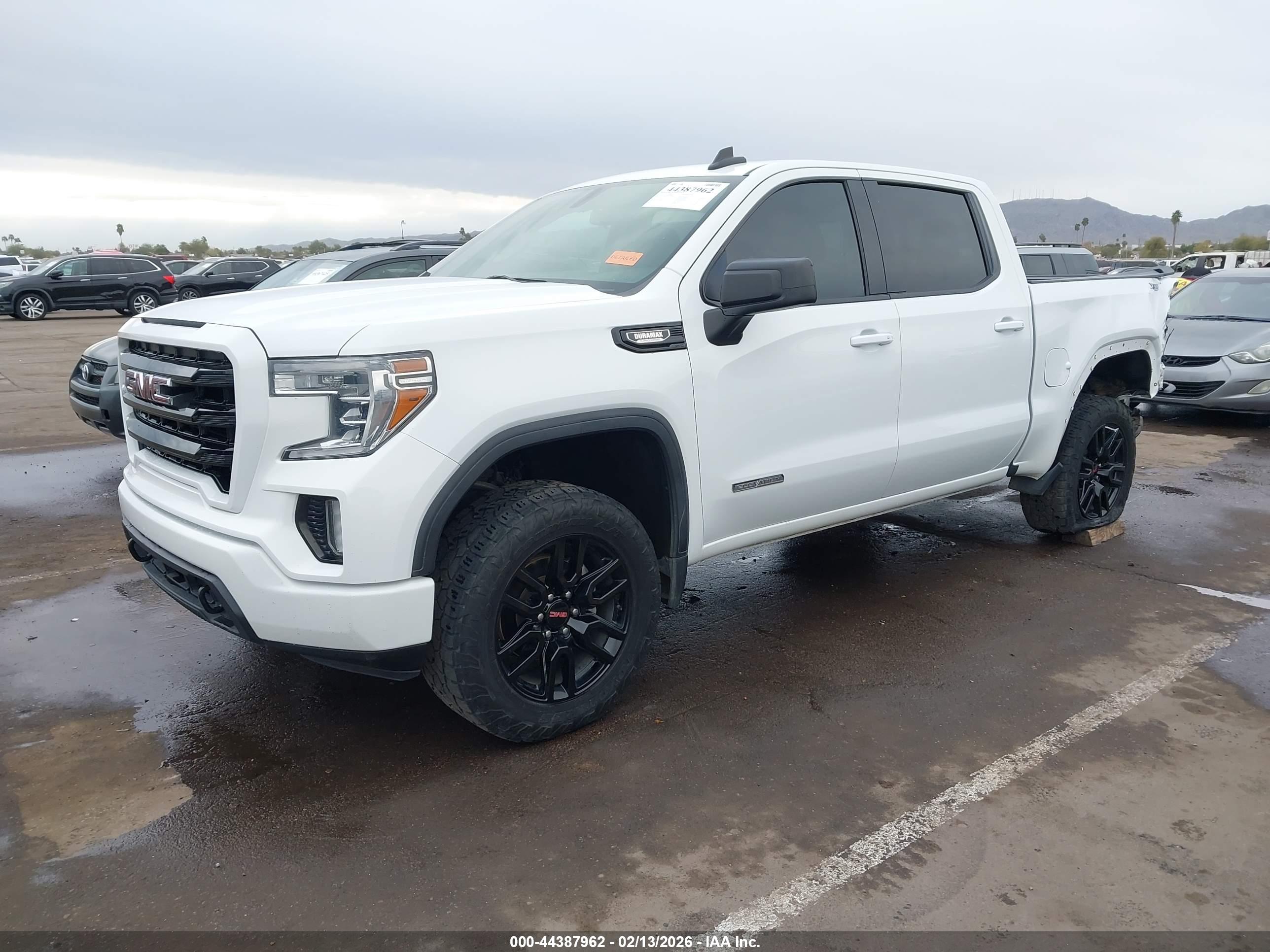 GMC SIERRA image 2