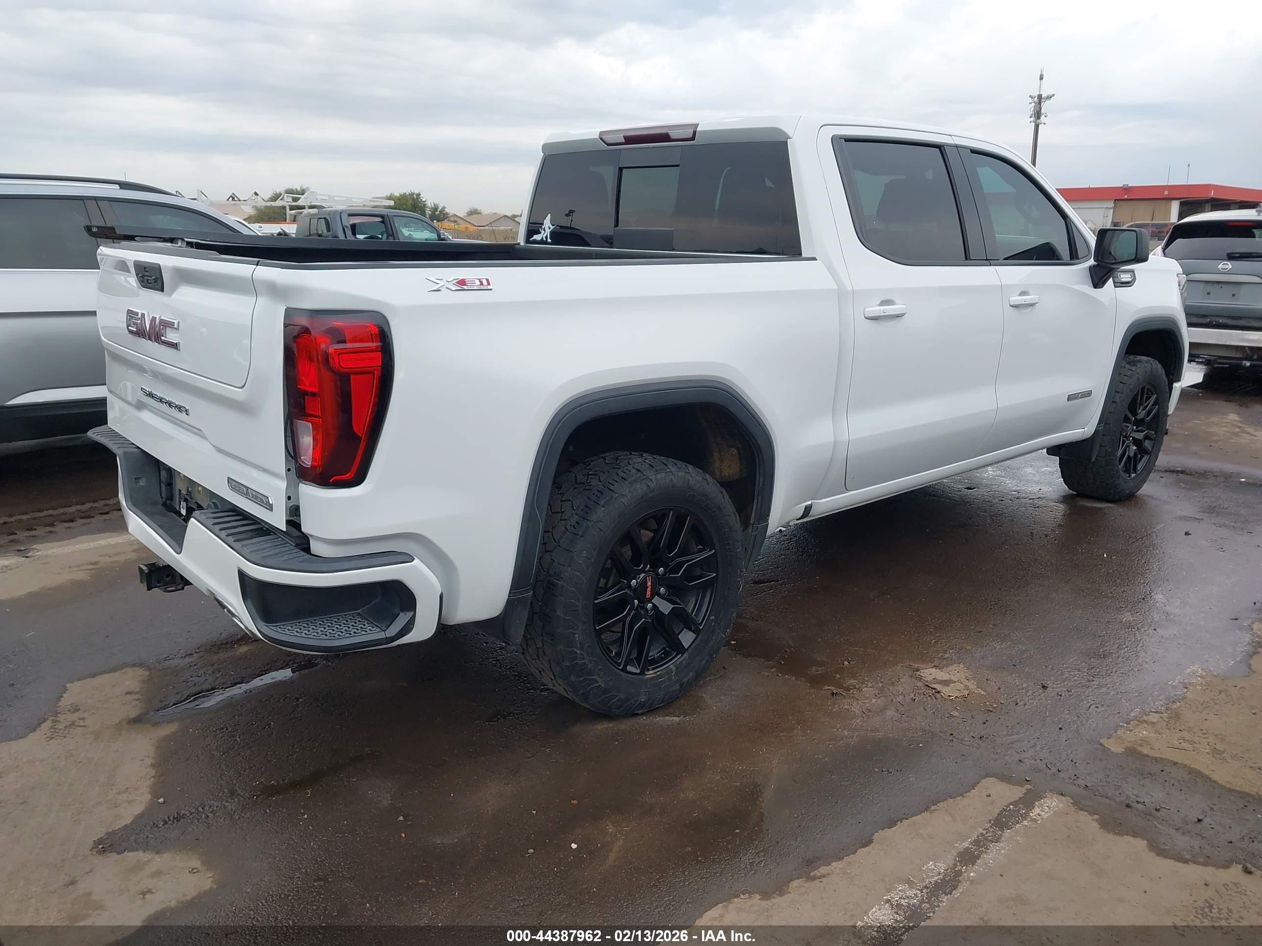 GMC SIERRA image 4