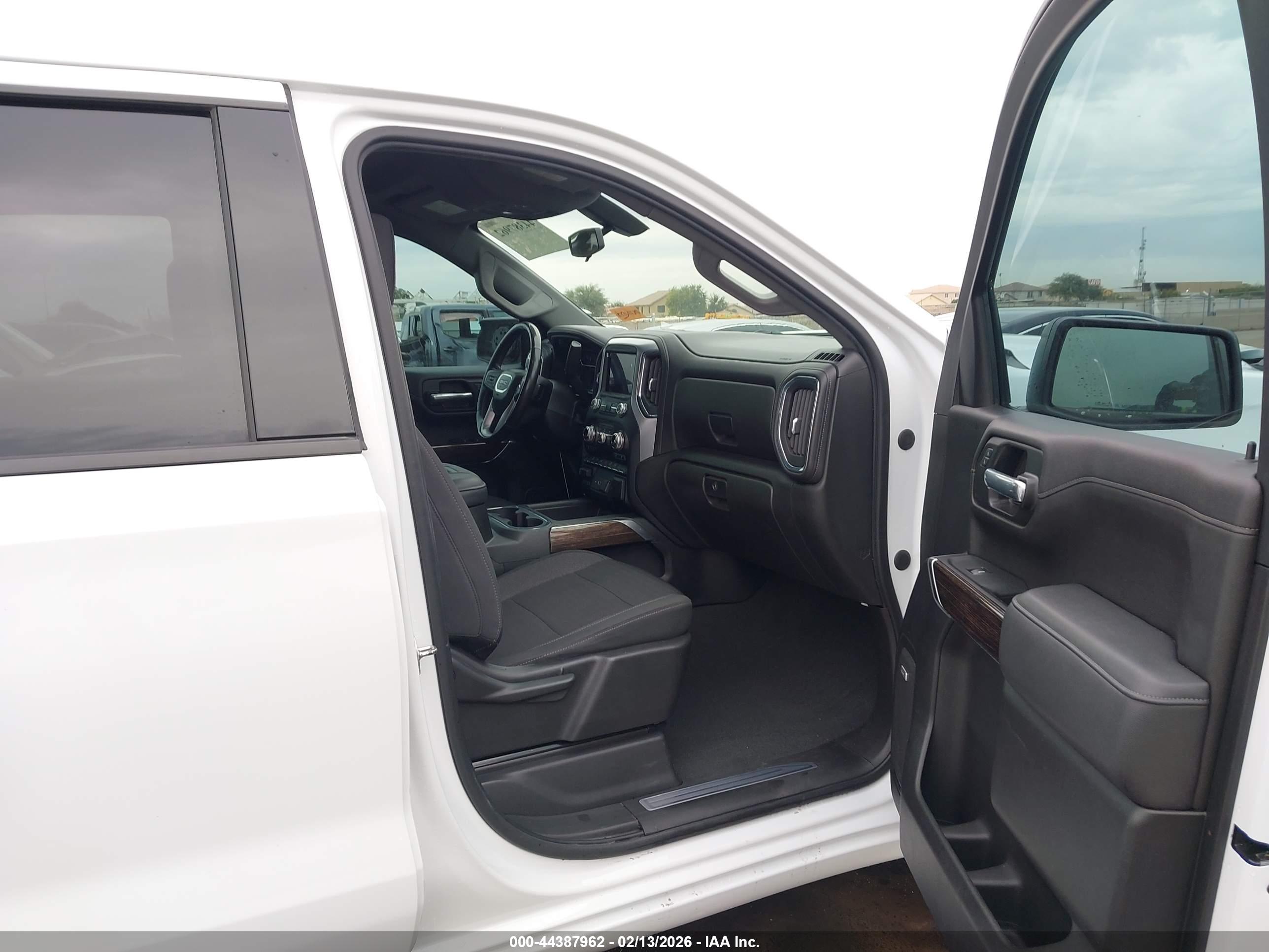 GMC SIERRA image 5