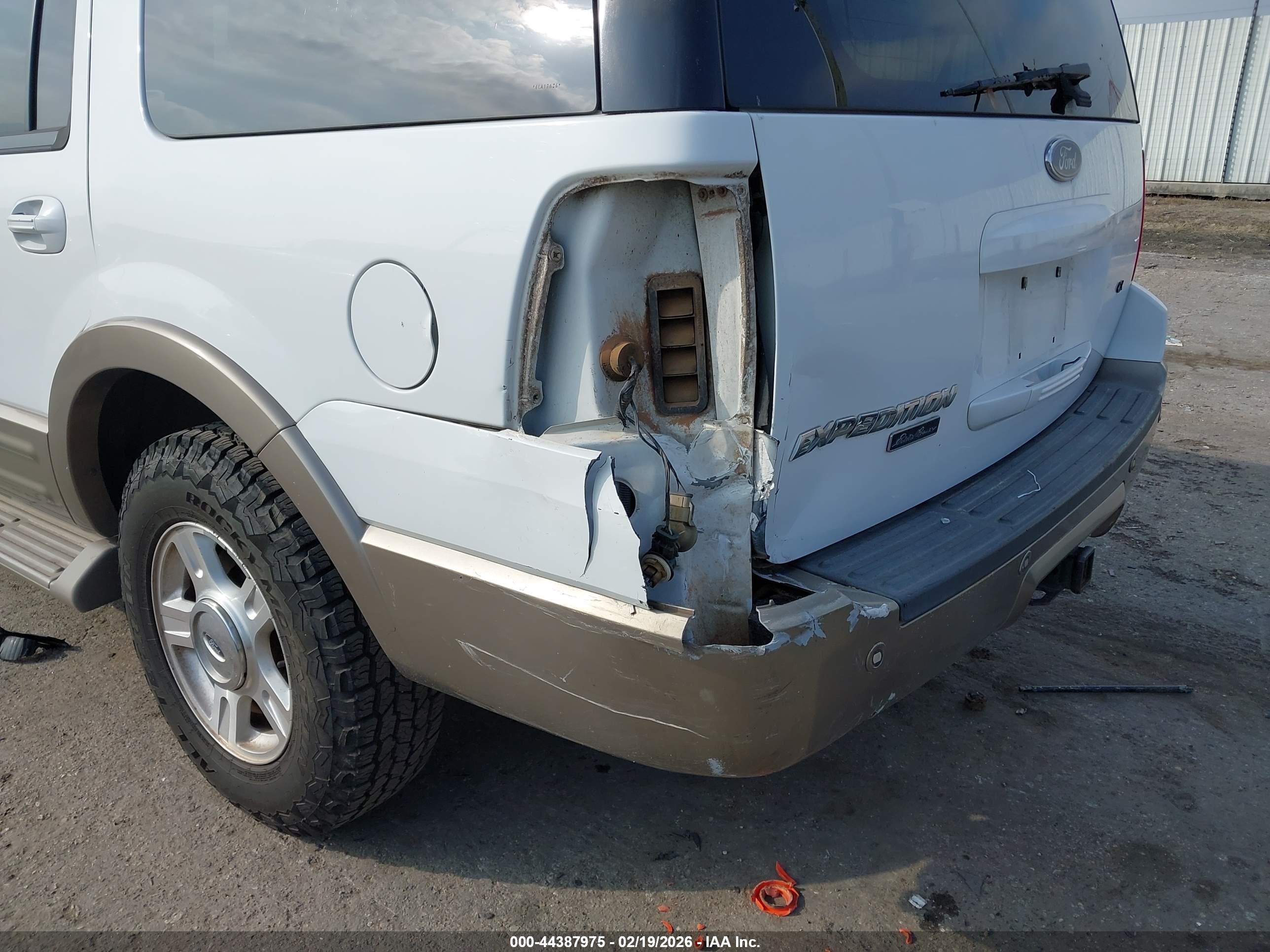FORD EXPEDITION image 6
