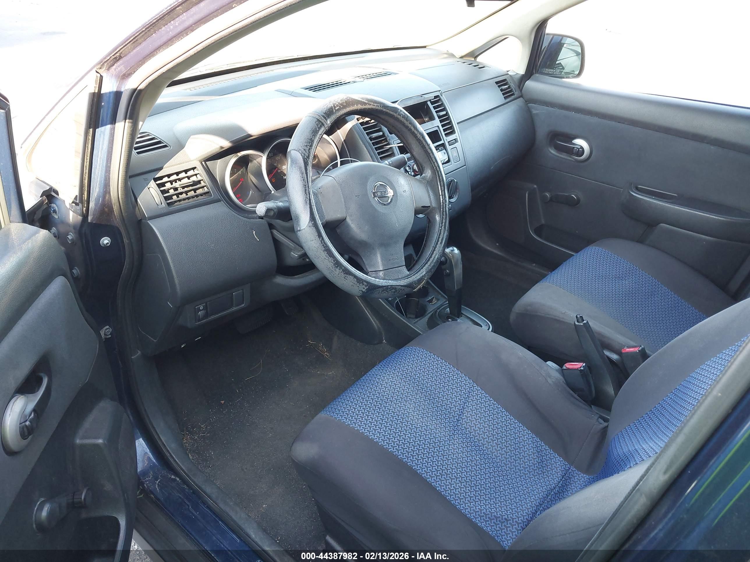 NISSAN VERSA image 5