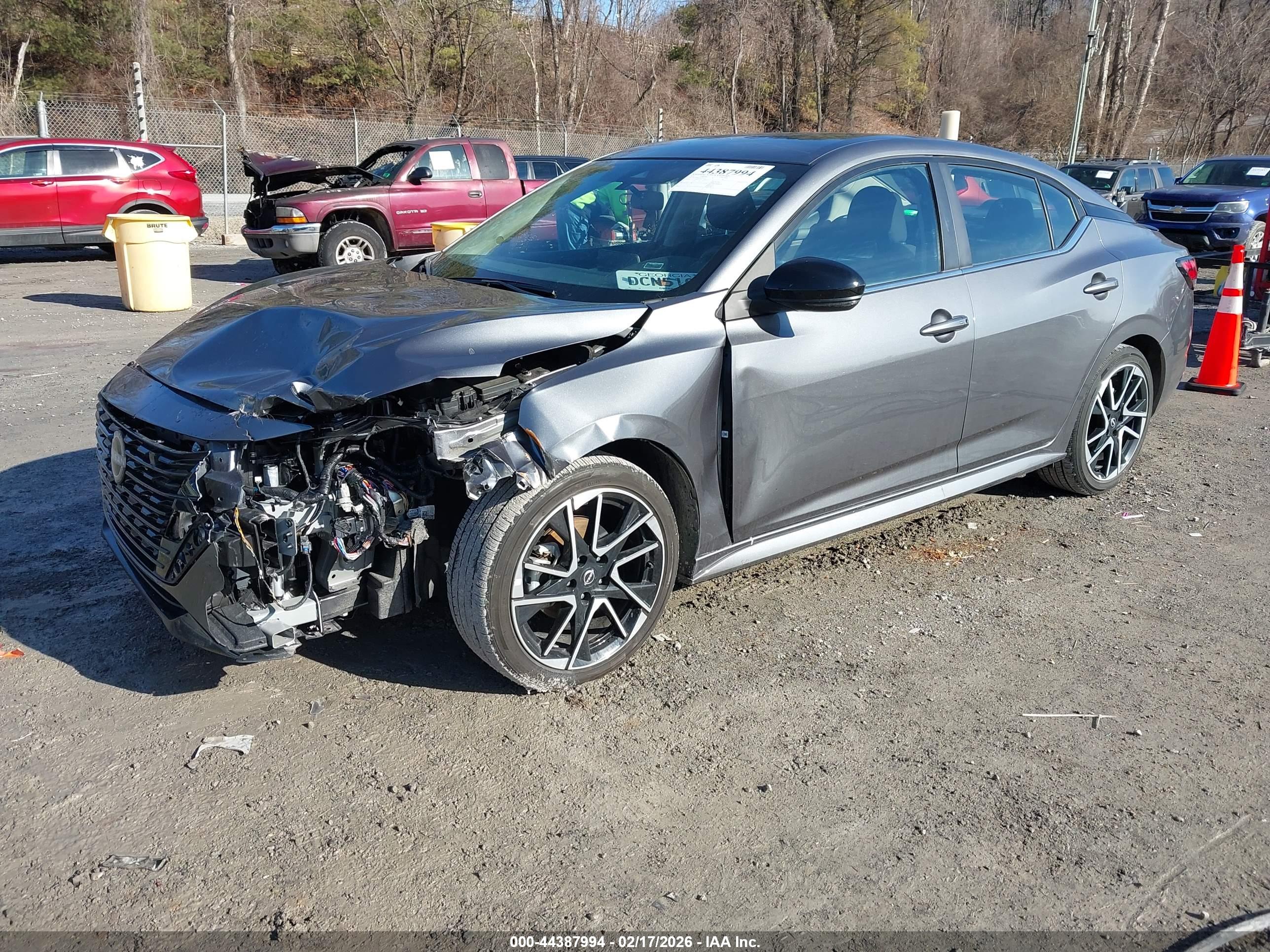NISSAN SENTRA image 2