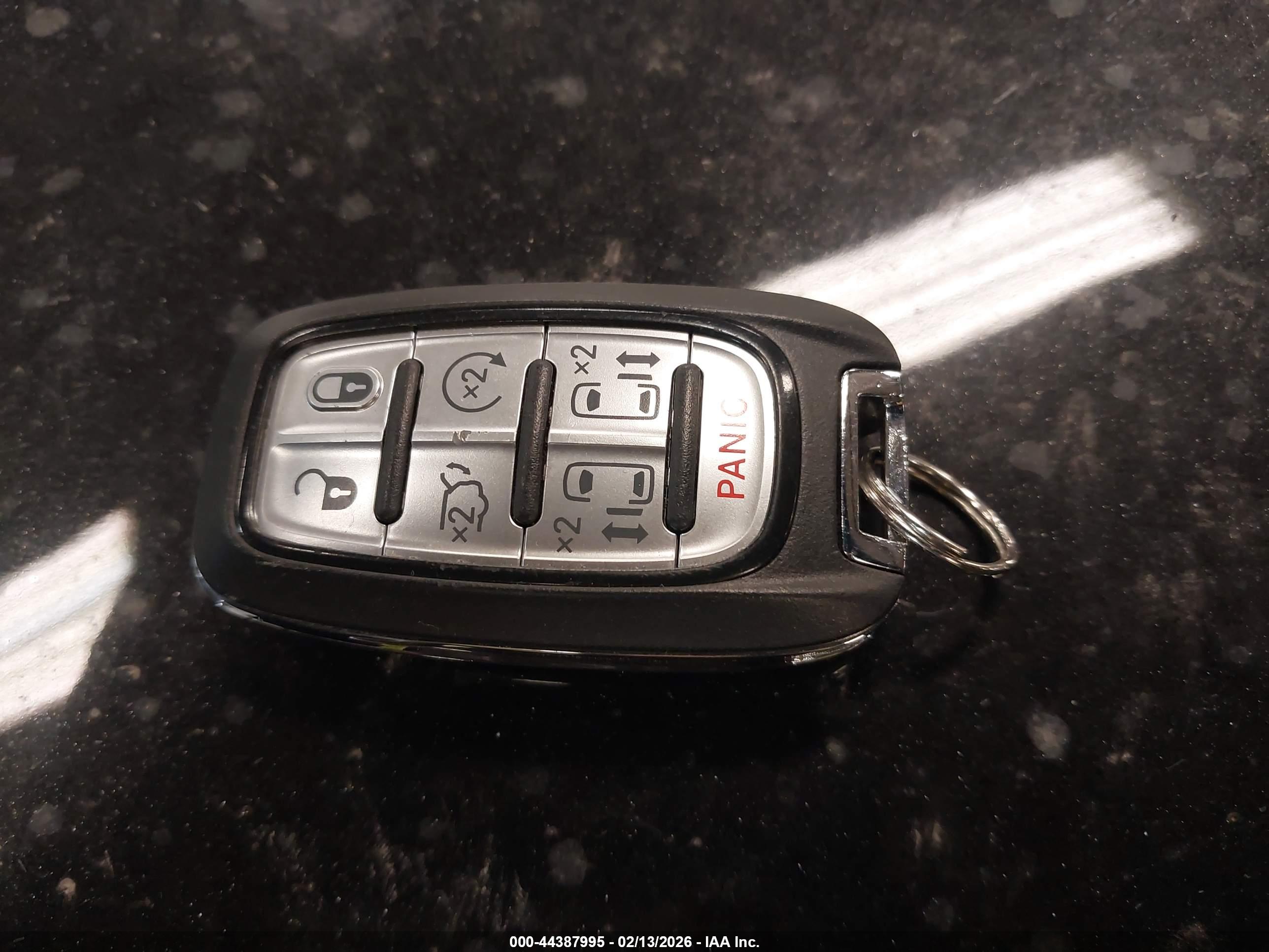 CHRYSLER VOYAGER image 11