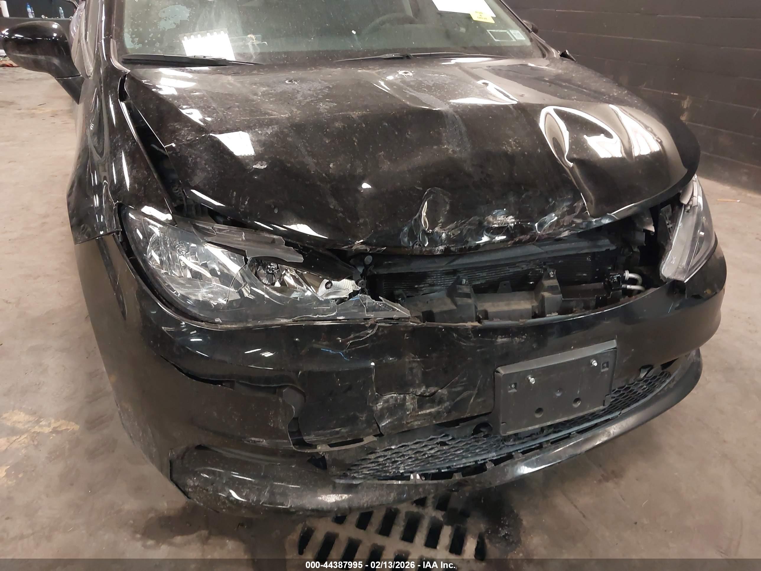 CHRYSLER VOYAGER image 6