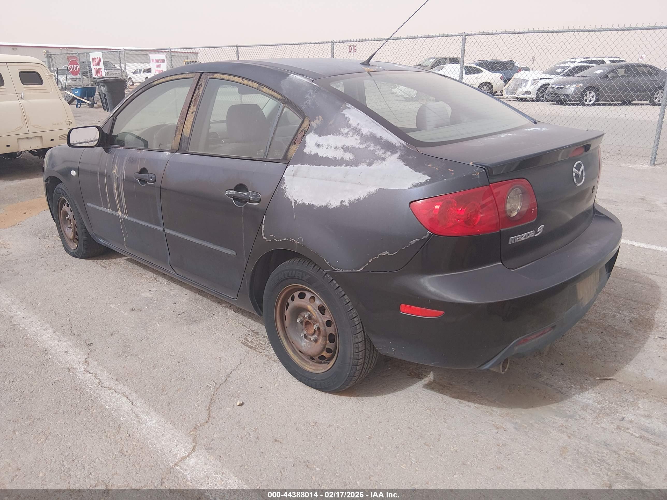 MAZDA MAZDA3 image 3