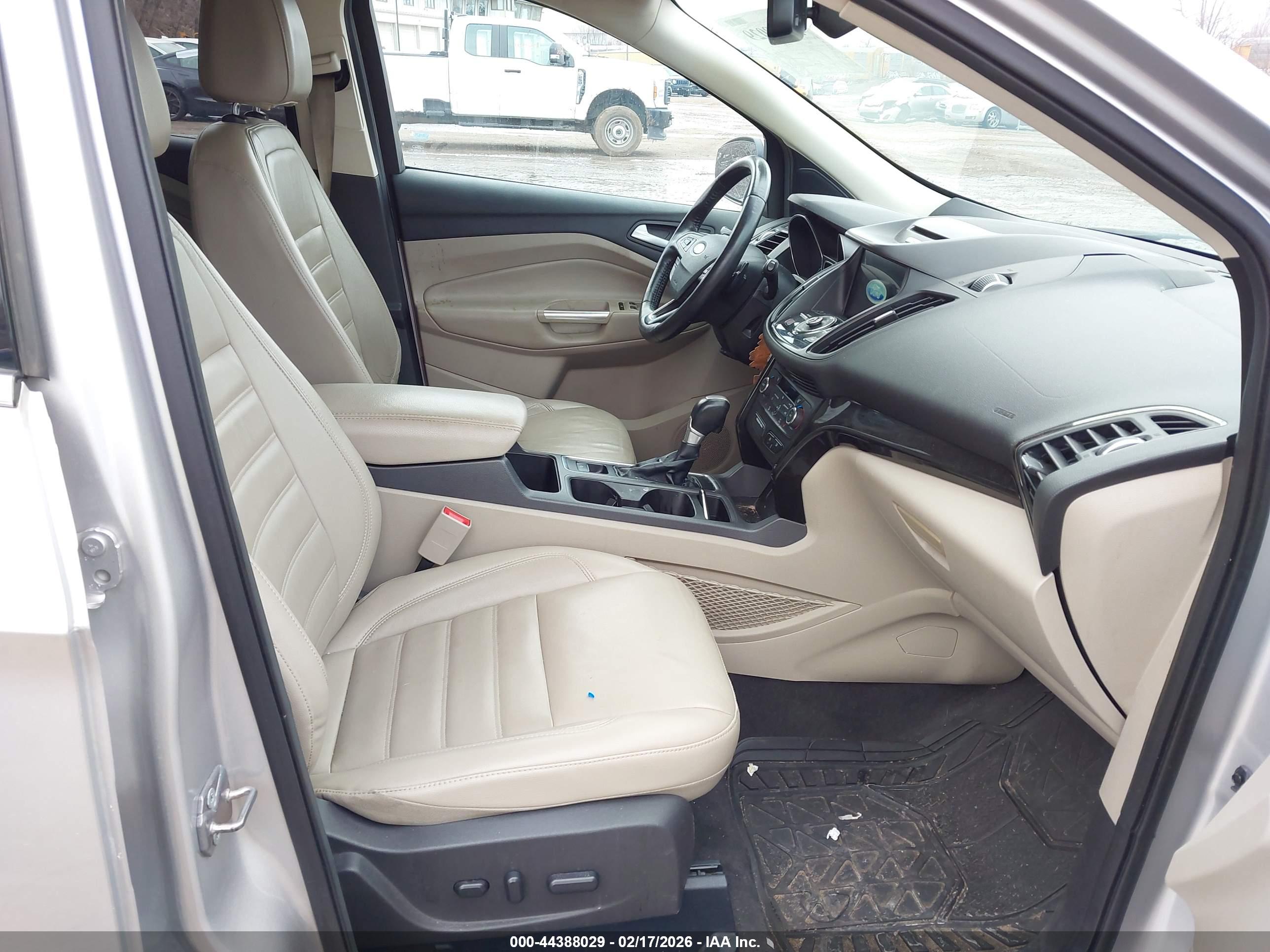 FORD ESCAPE image 5