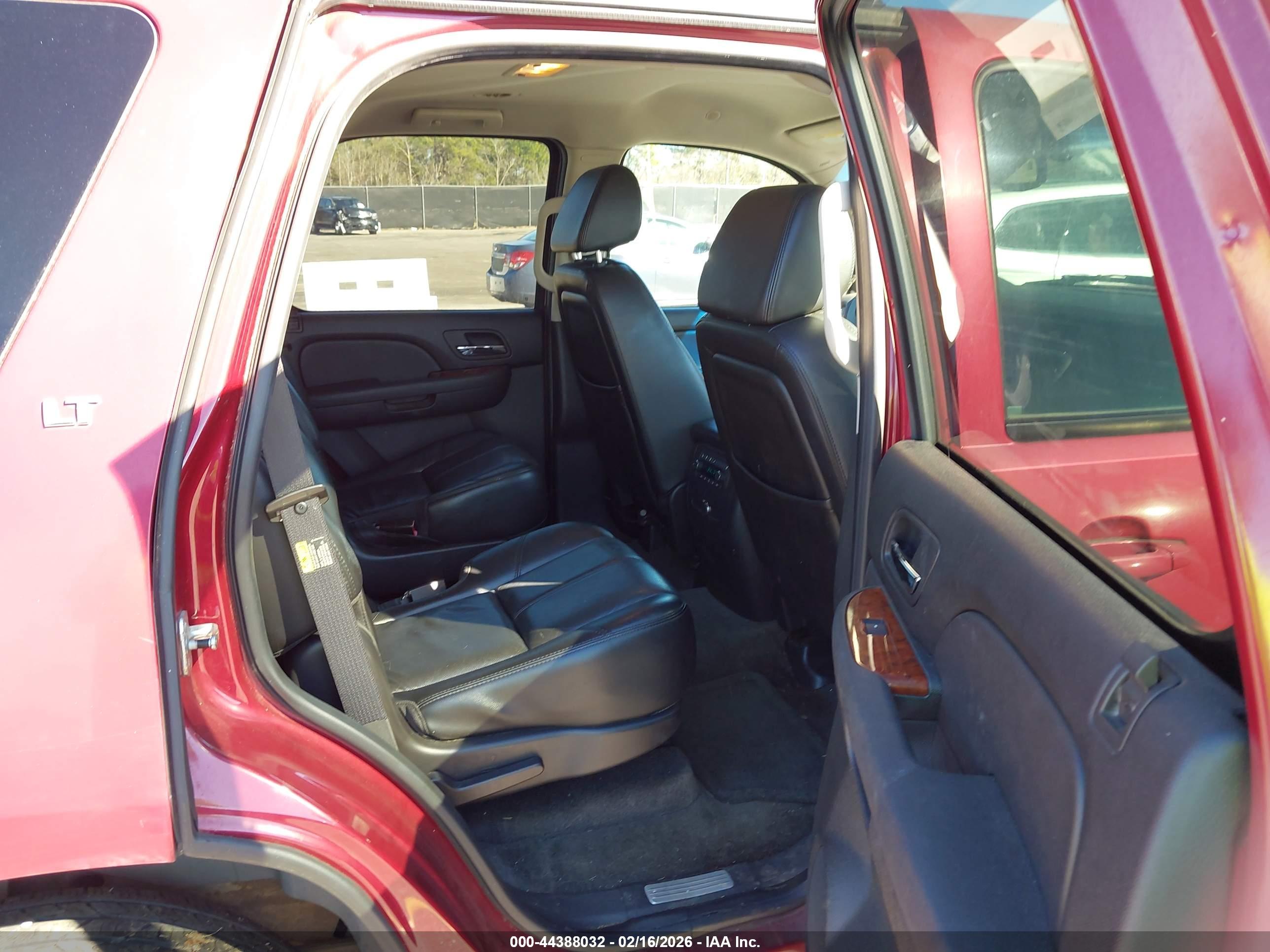 CHEVROLET TAHOE image 8