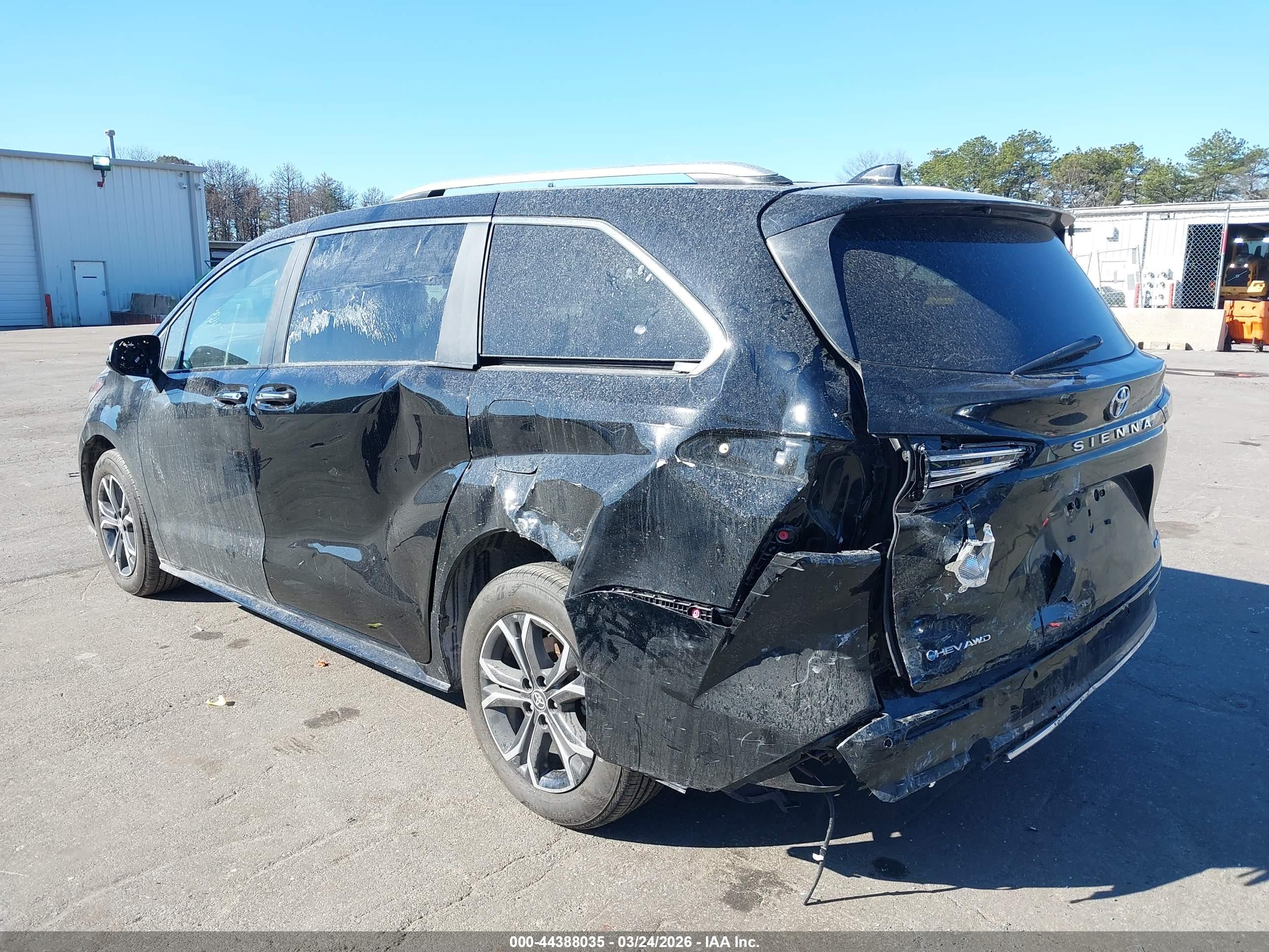 TOYOTA SIENNA image 6