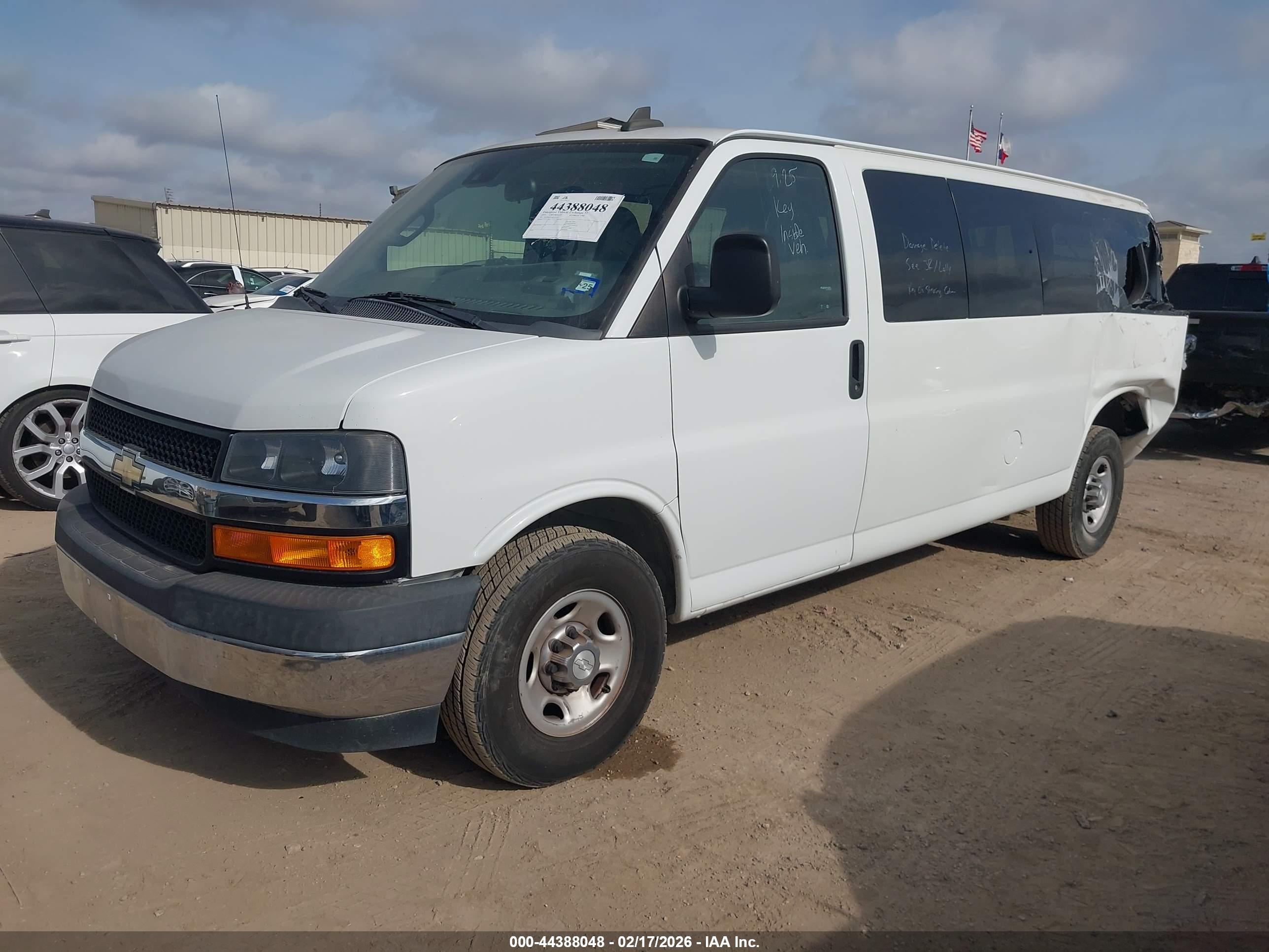 CHEVROLET EXPRESS image 2