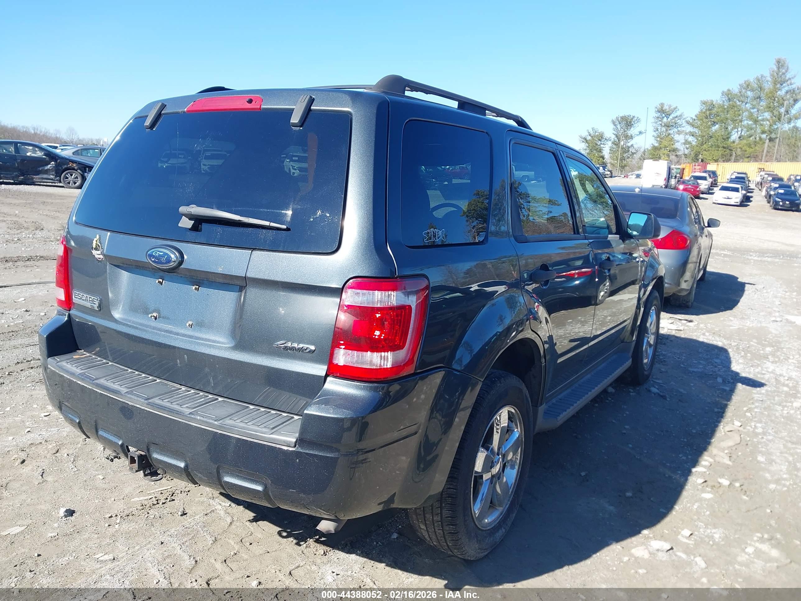 FORD ESCAPE image 4