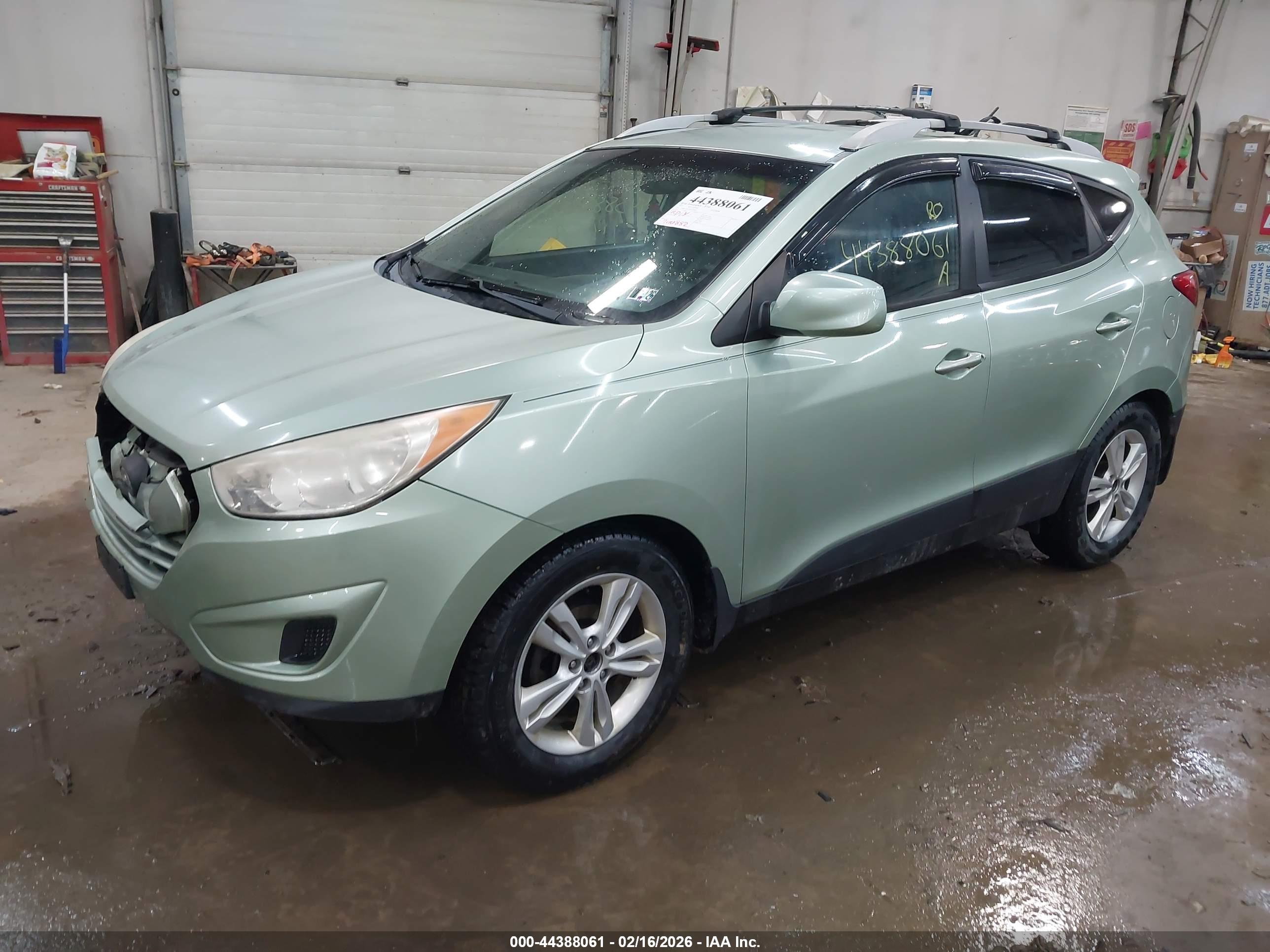 HYUNDAI TUCSON image 2