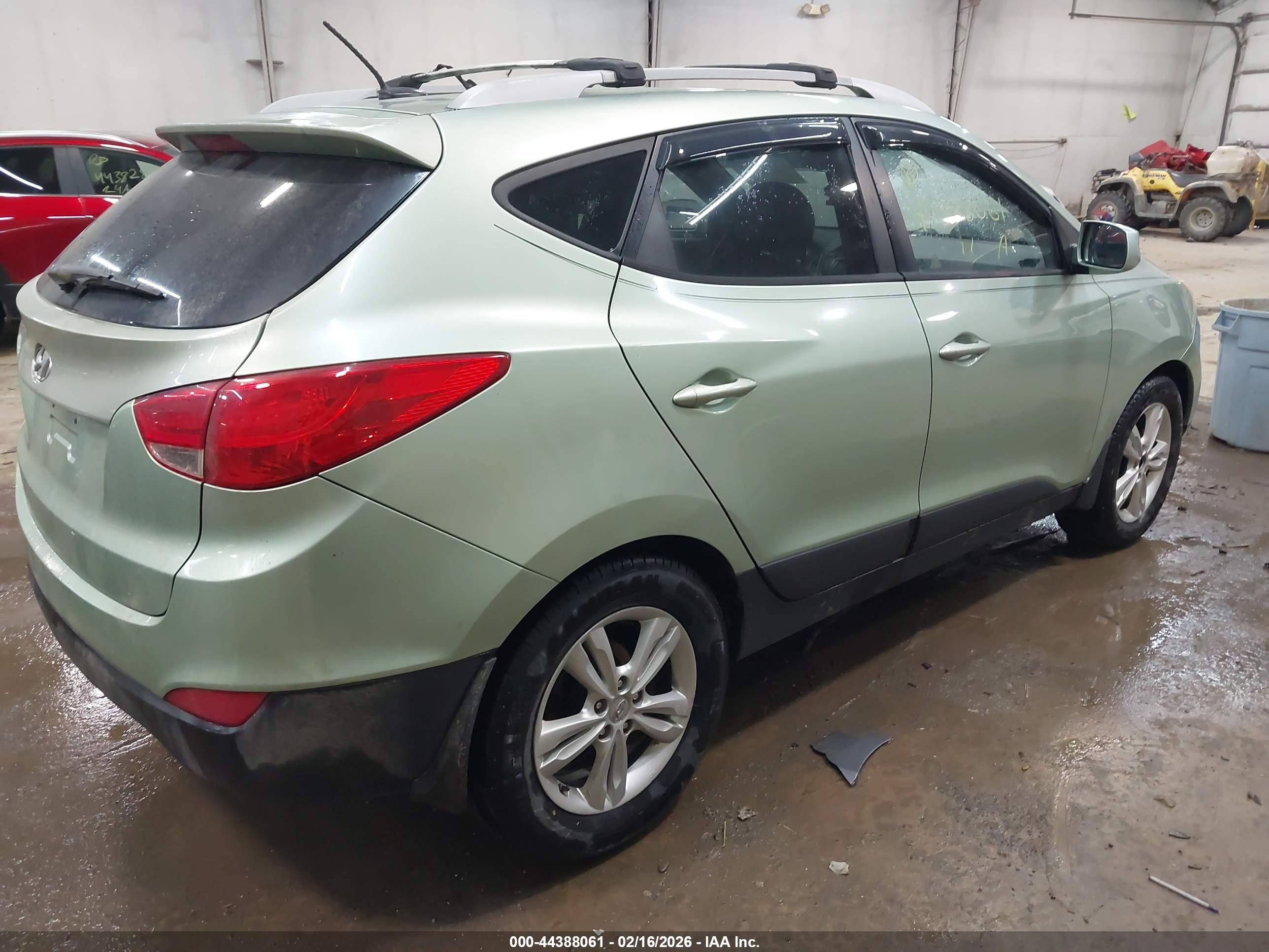 HYUNDAI TUCSON image 4
