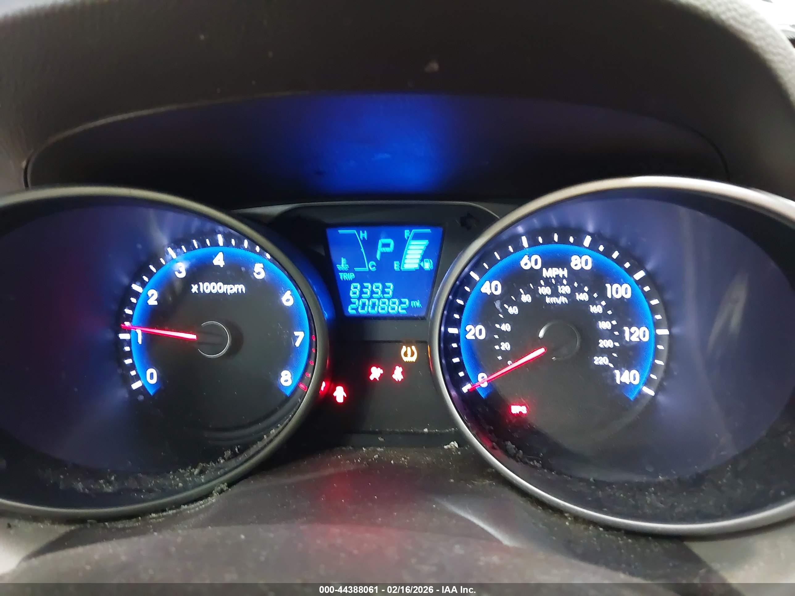 HYUNDAI TUCSON image 7