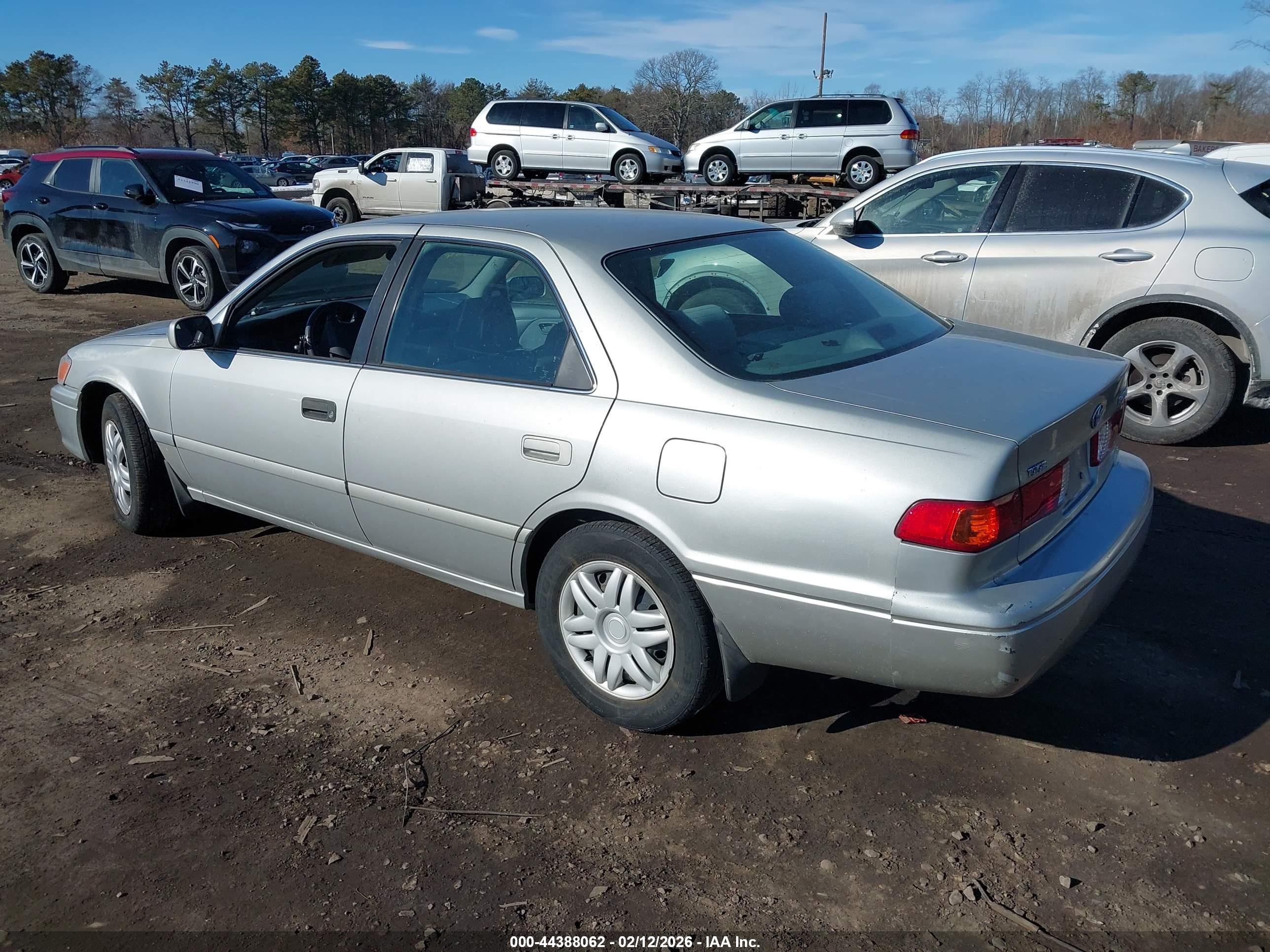 TOYOTA CAMRY image 3