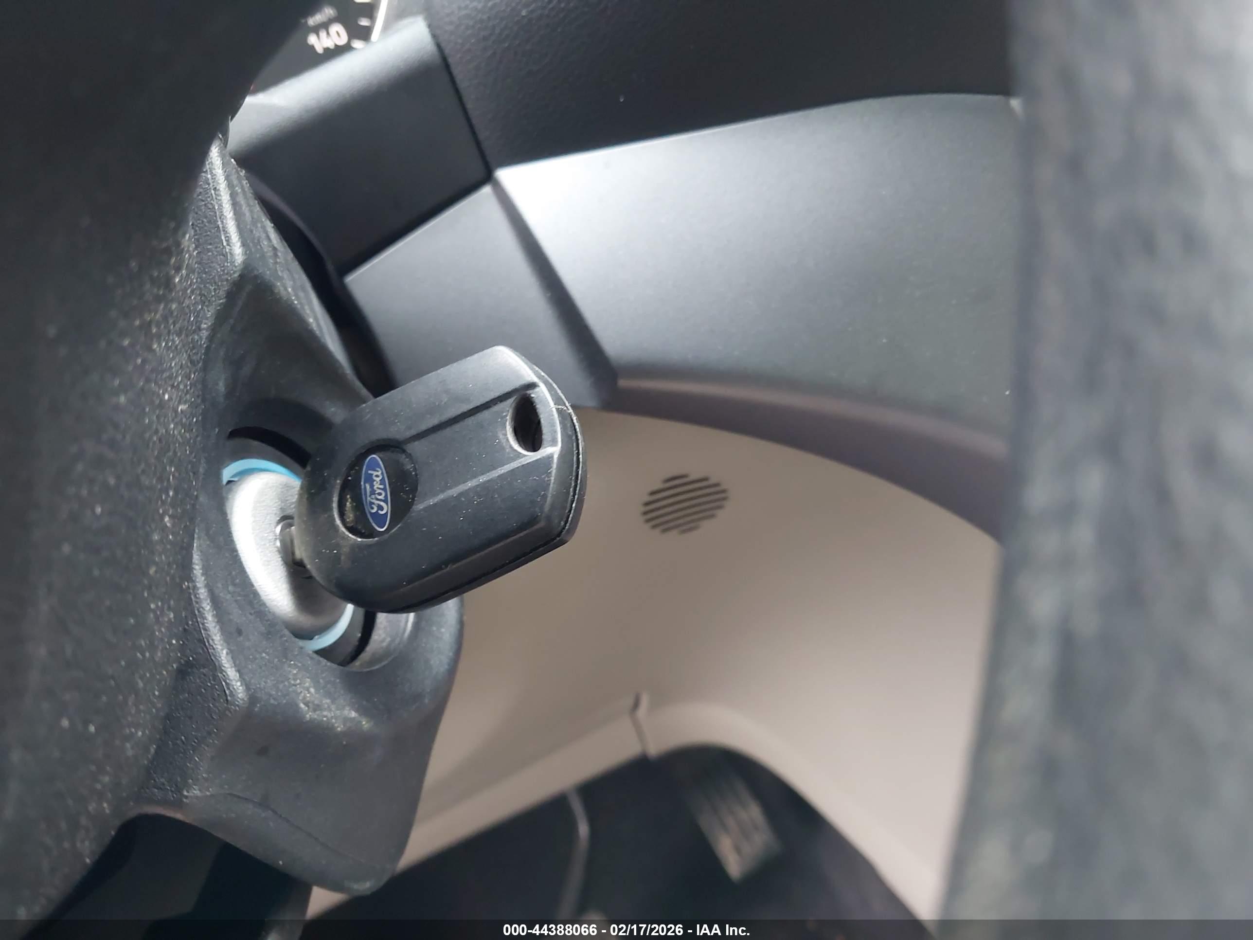 FORD ESCAPE image 11
