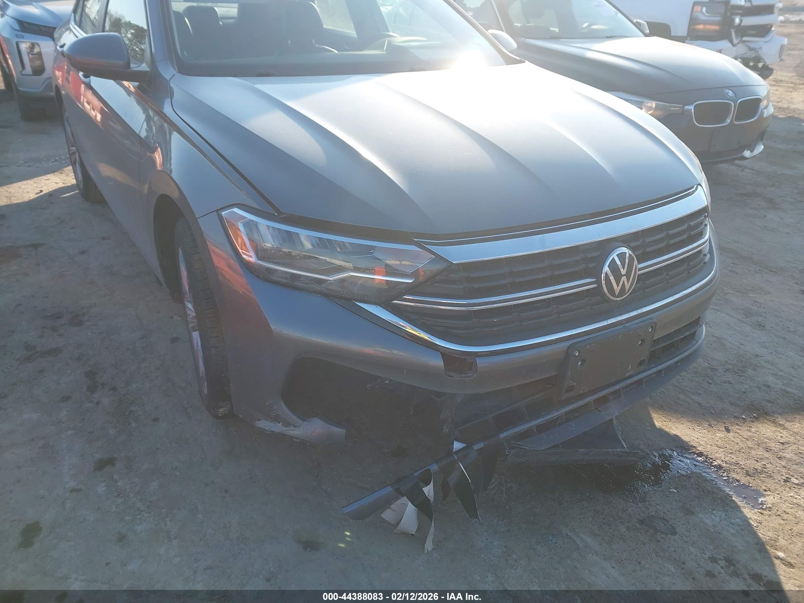 VOLKSWAGEN JETTA image 6