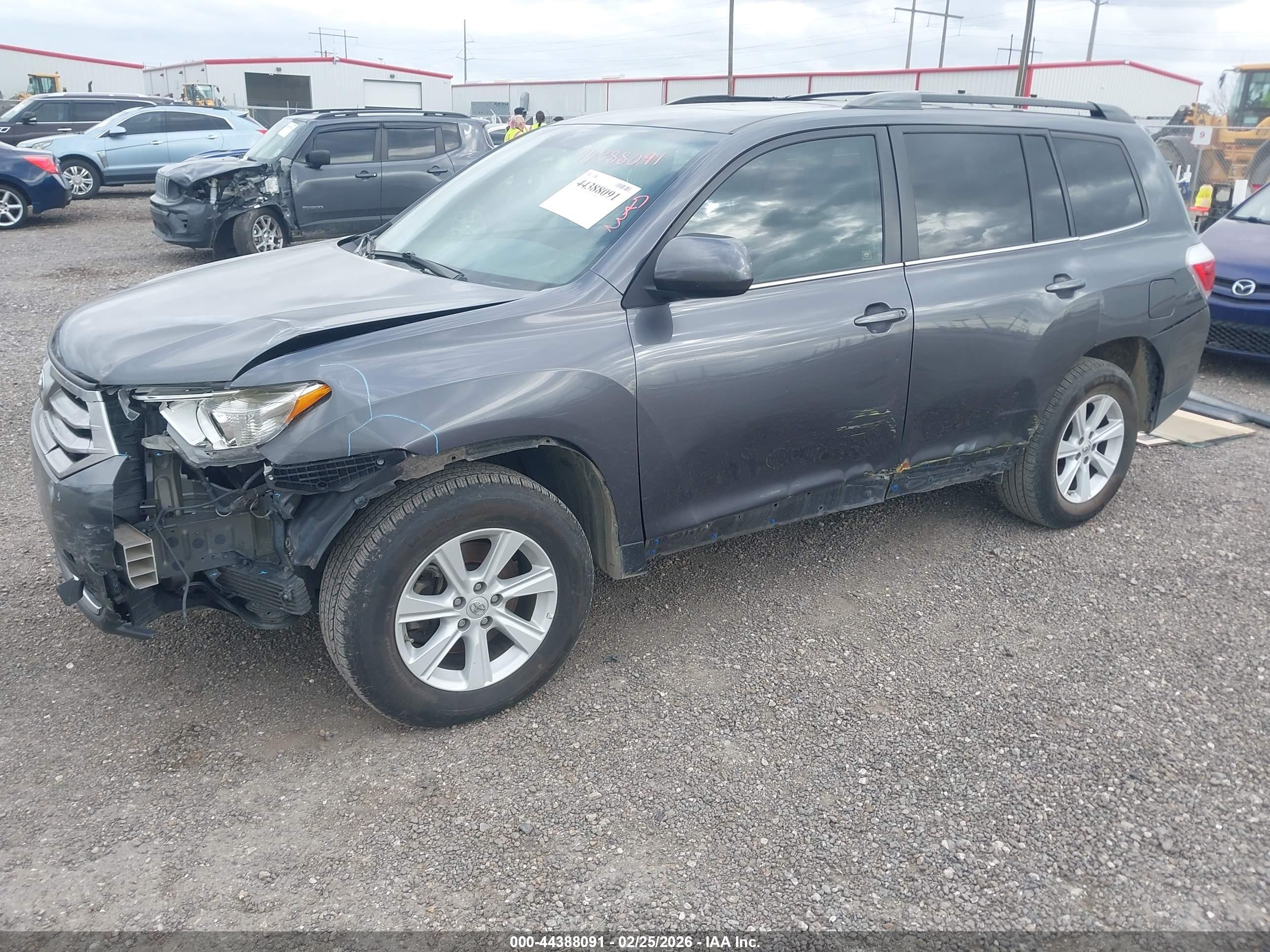 TOYOTA HIGHLANDER image 2