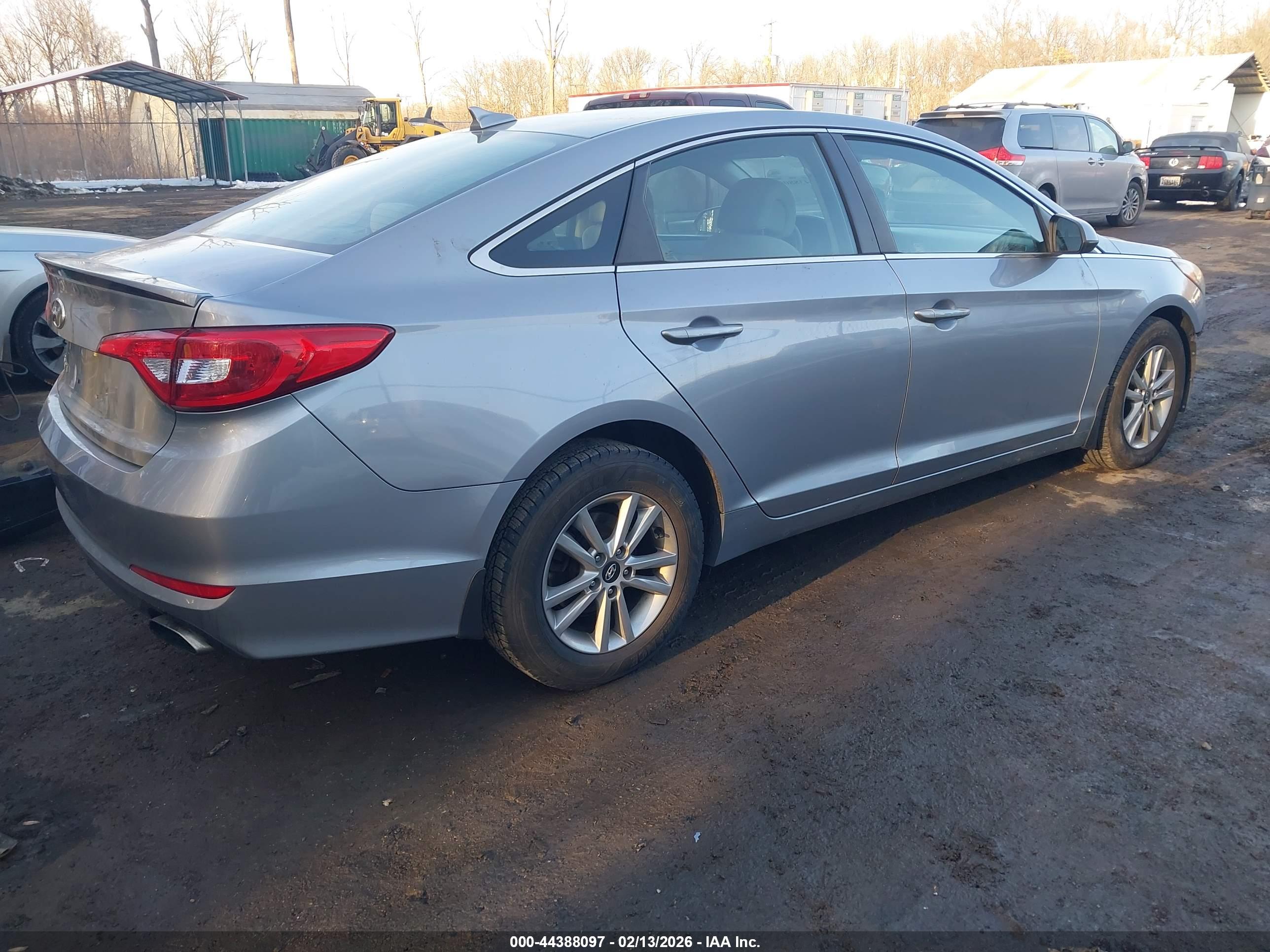 HYUNDAI SONATA image 4
