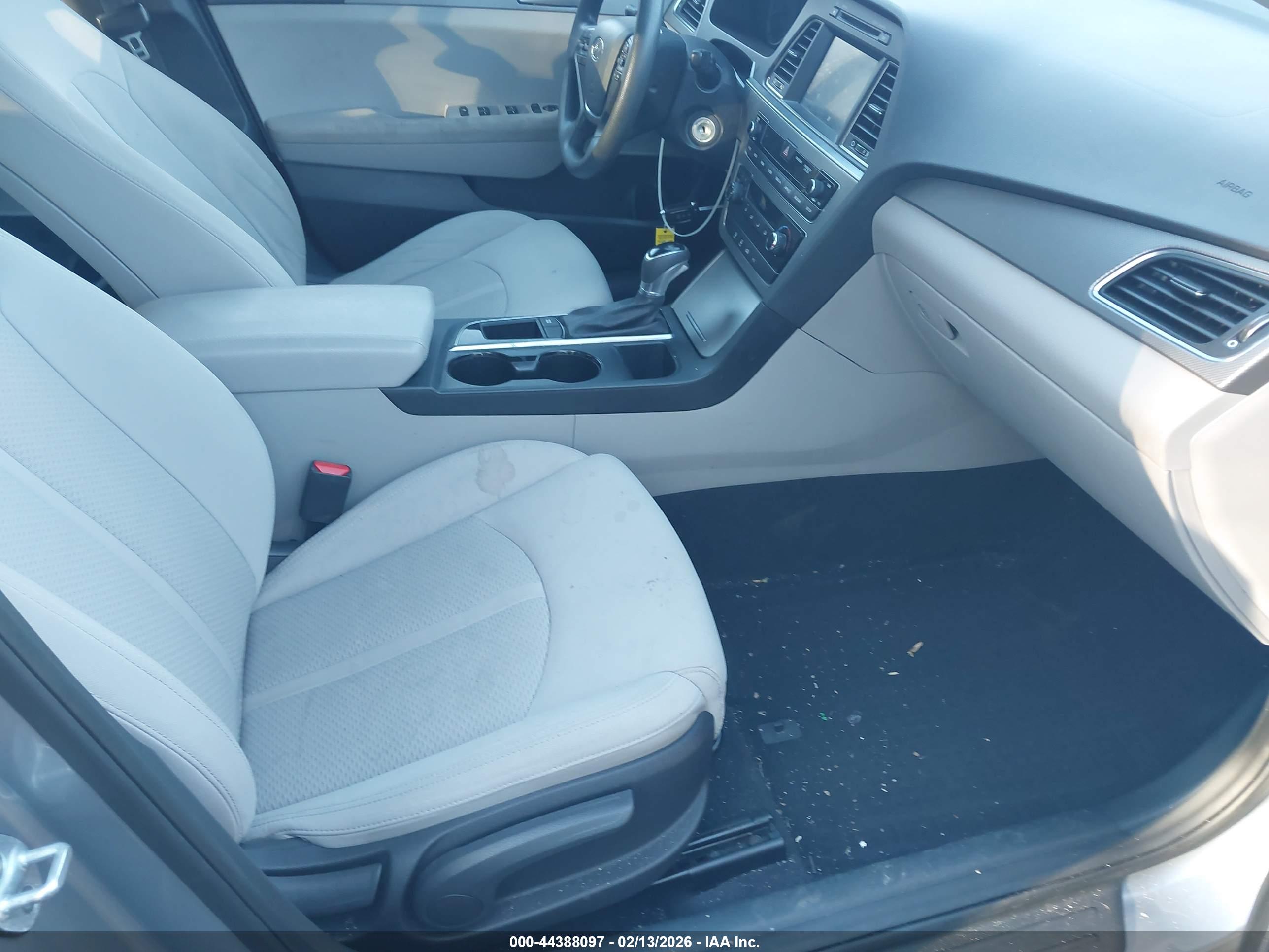 HYUNDAI SONATA image 5
