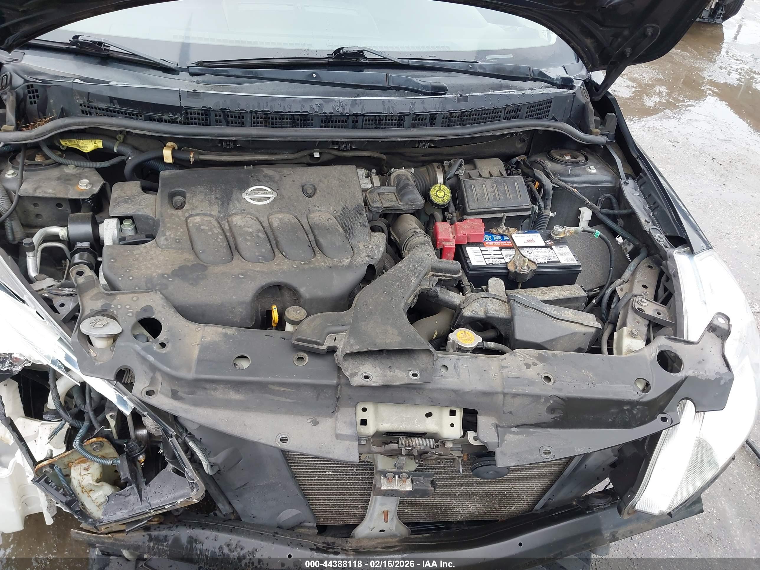NISSAN VERSA image 10