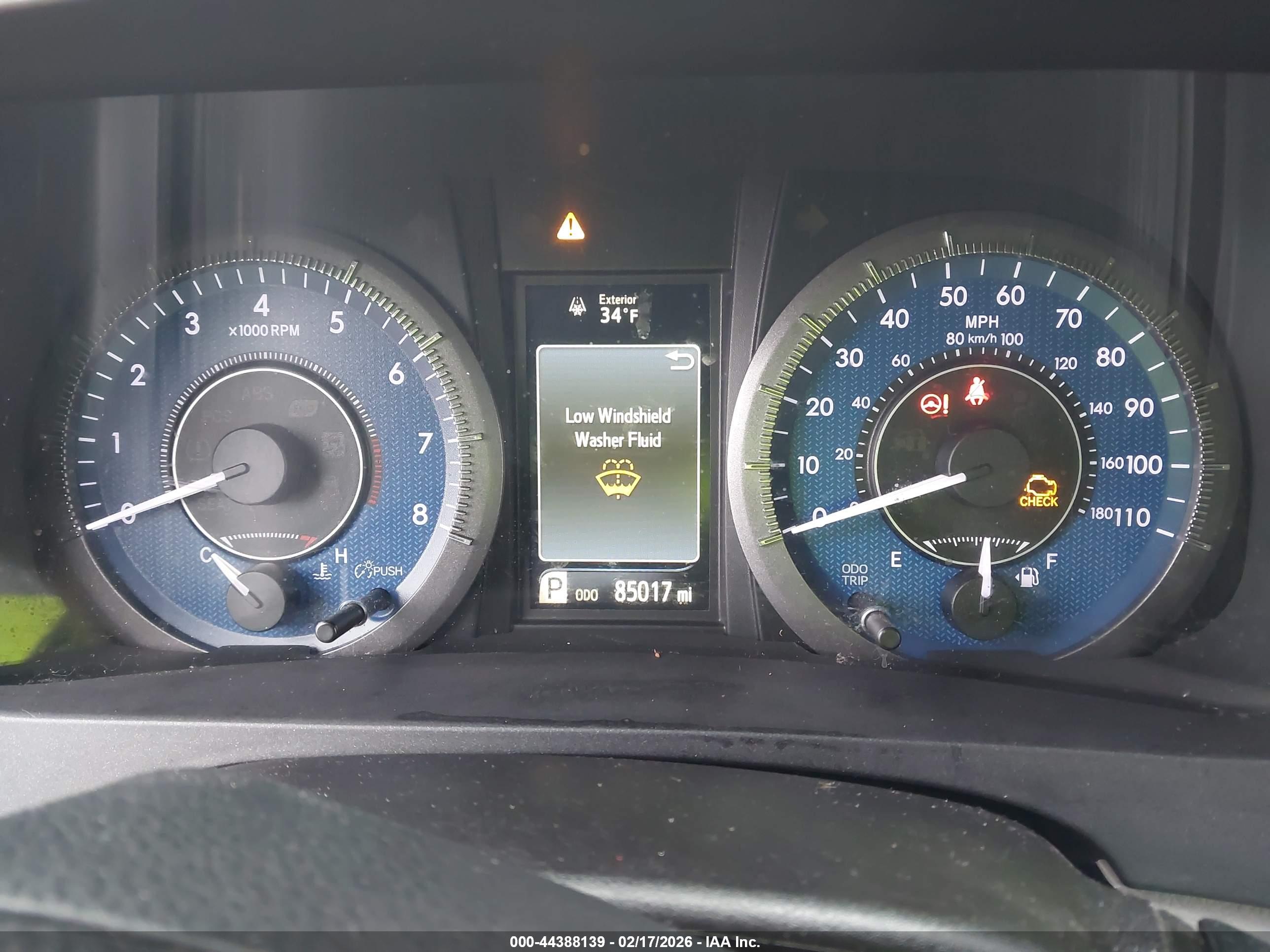 TOYOTA SIENNA image 7