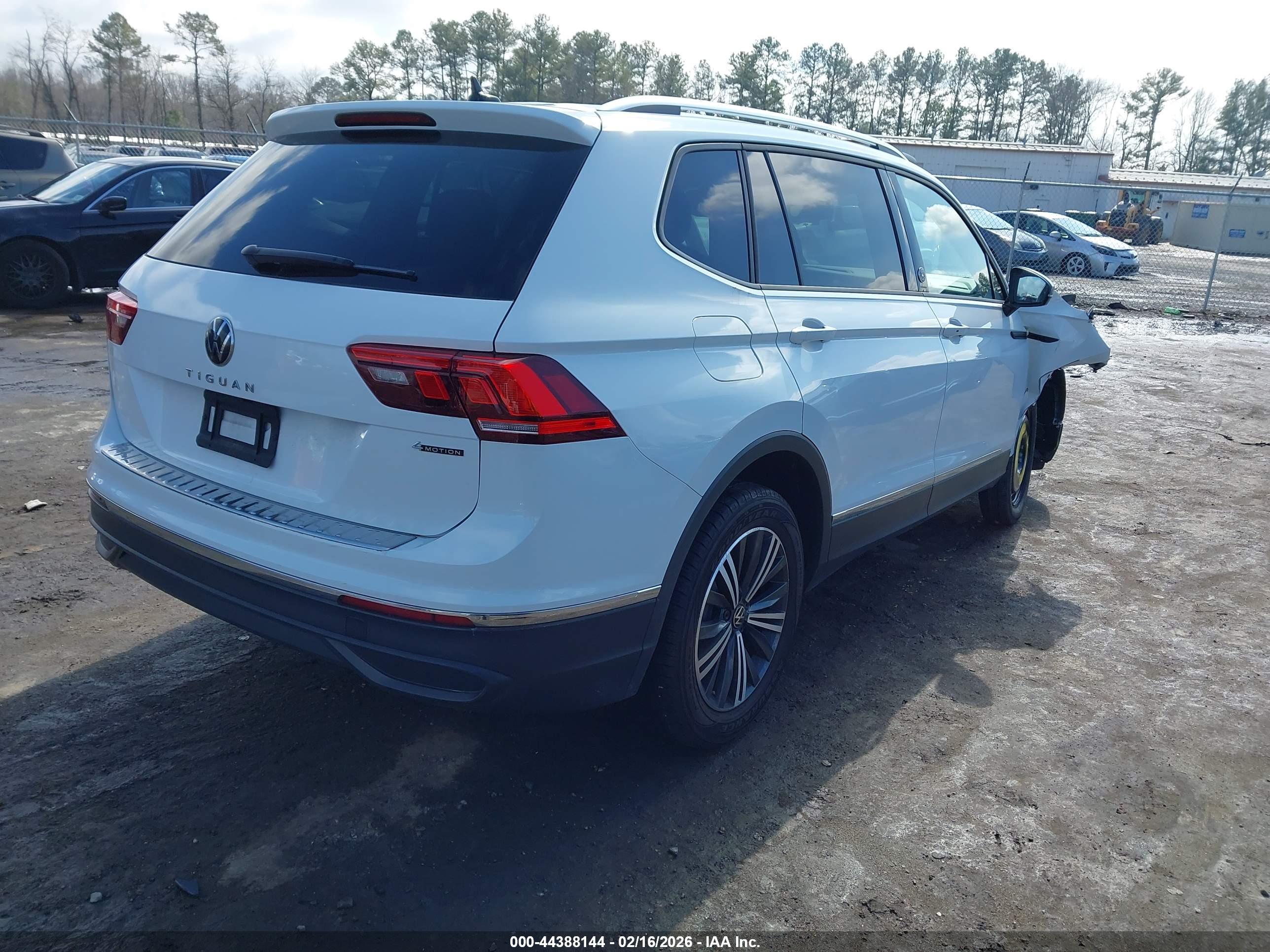 VOLKSWAGEN TIGUAN image 4