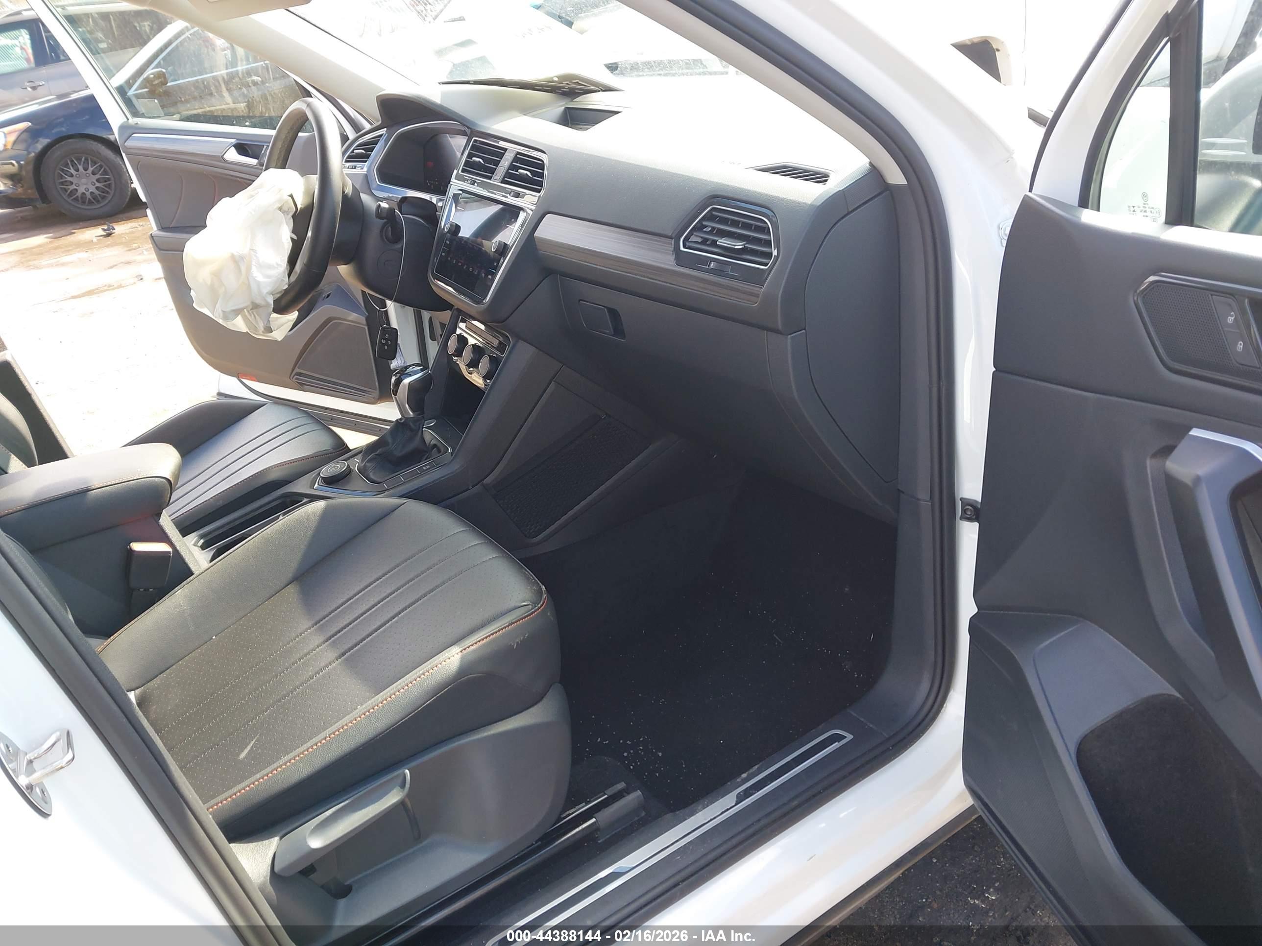 VOLKSWAGEN TIGUAN image 5