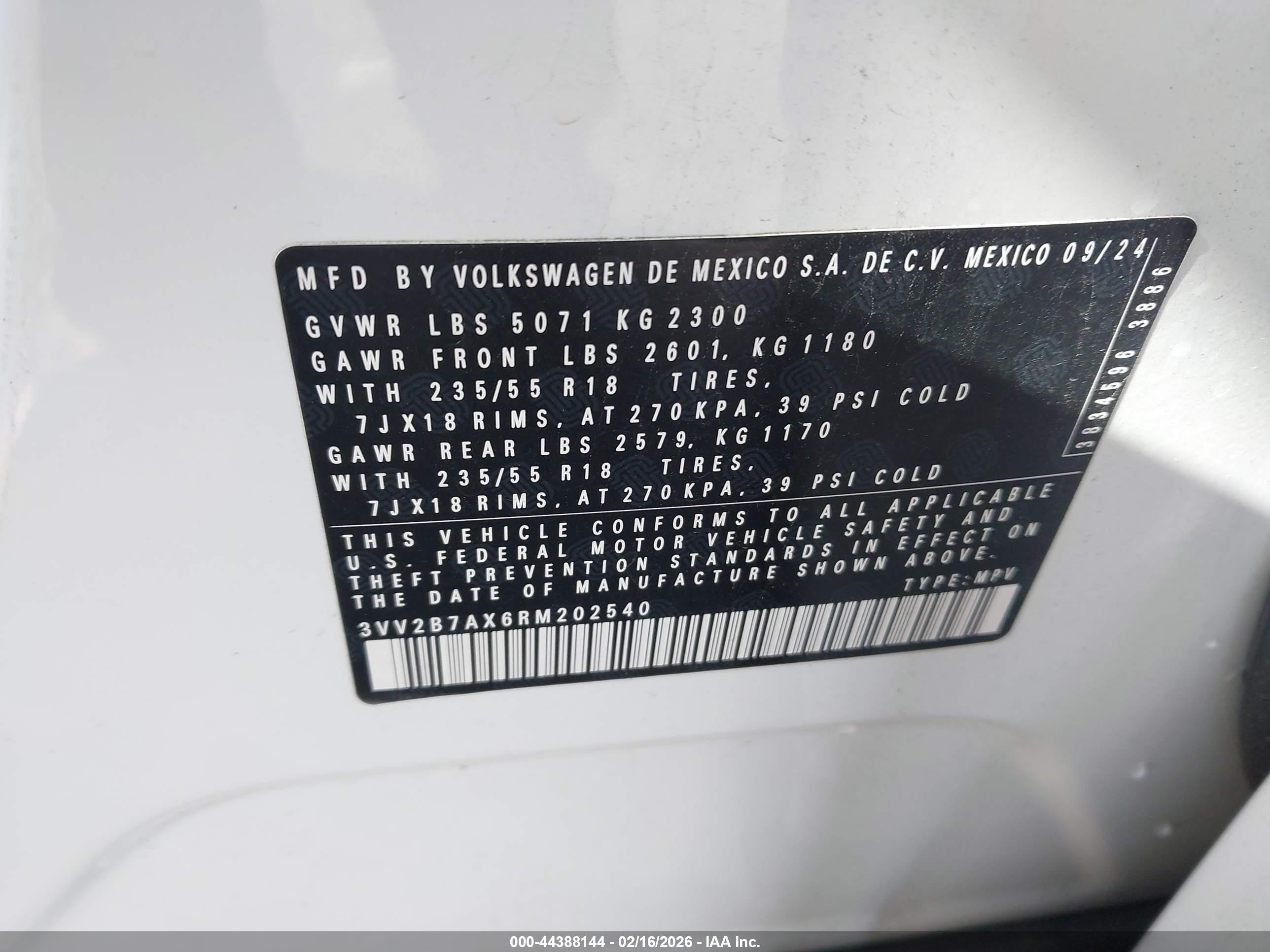 VOLKSWAGEN TIGUAN image 9