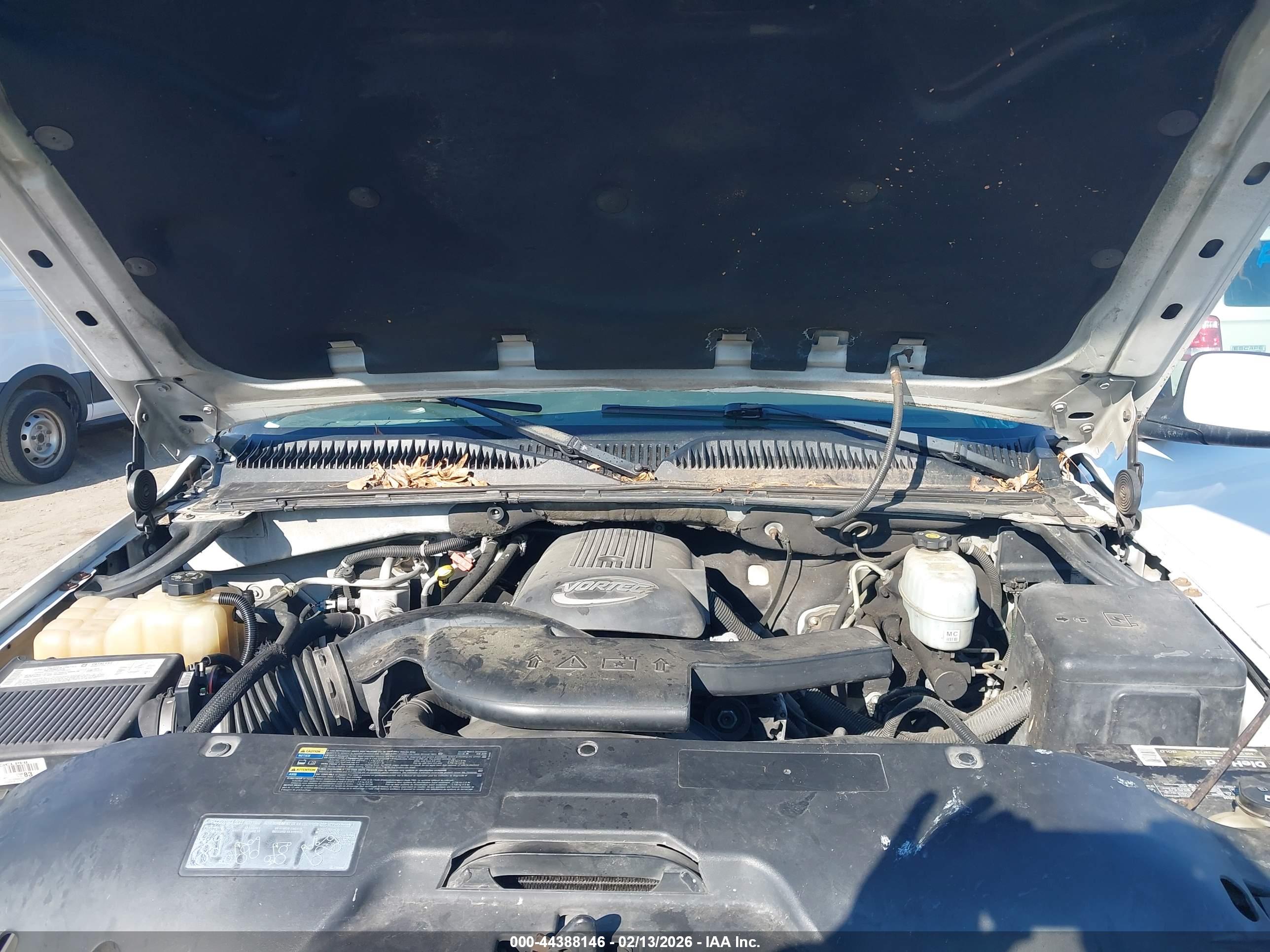 CHEVROLET TAHOE image 10