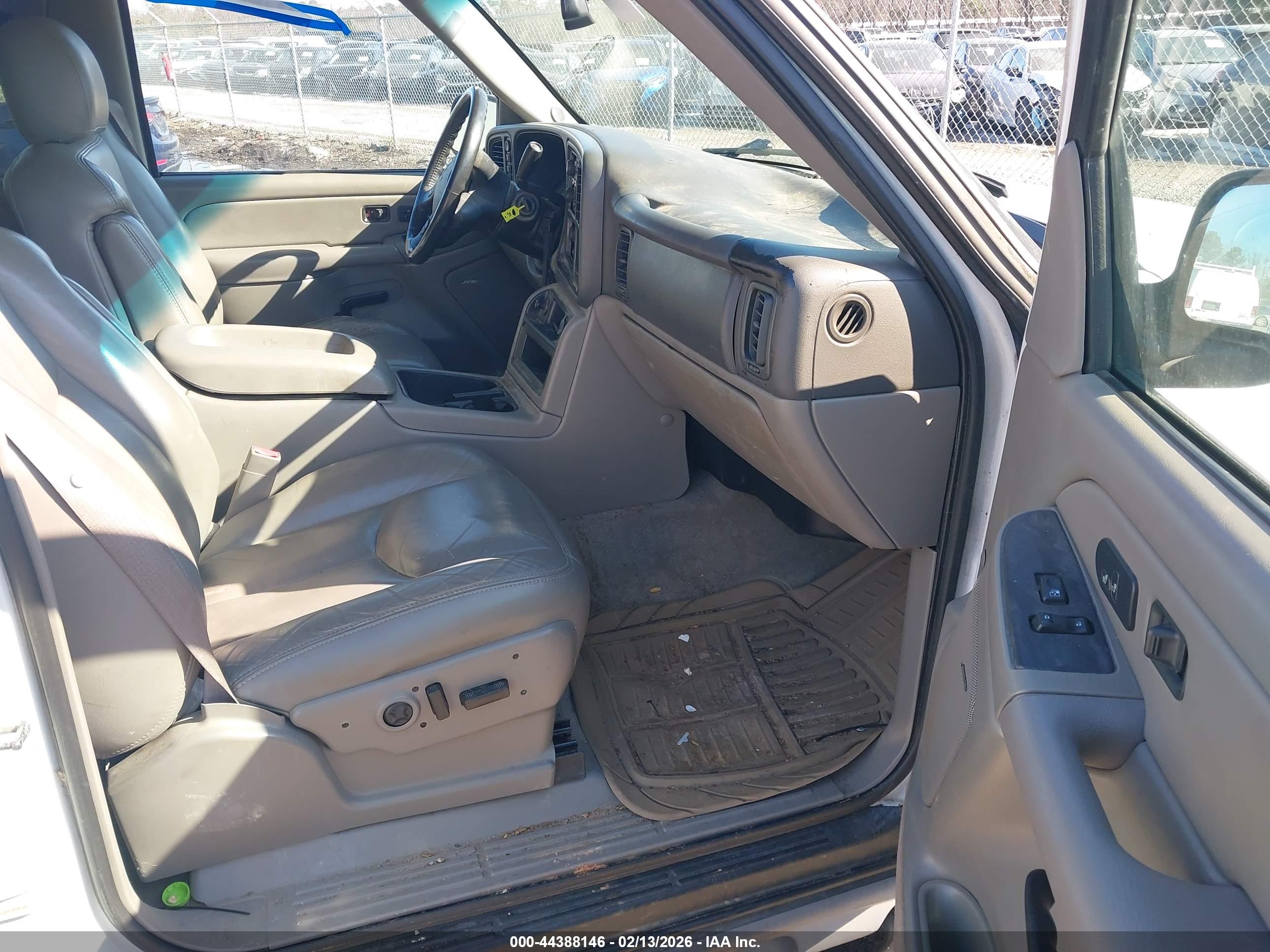 CHEVROLET TAHOE image 5