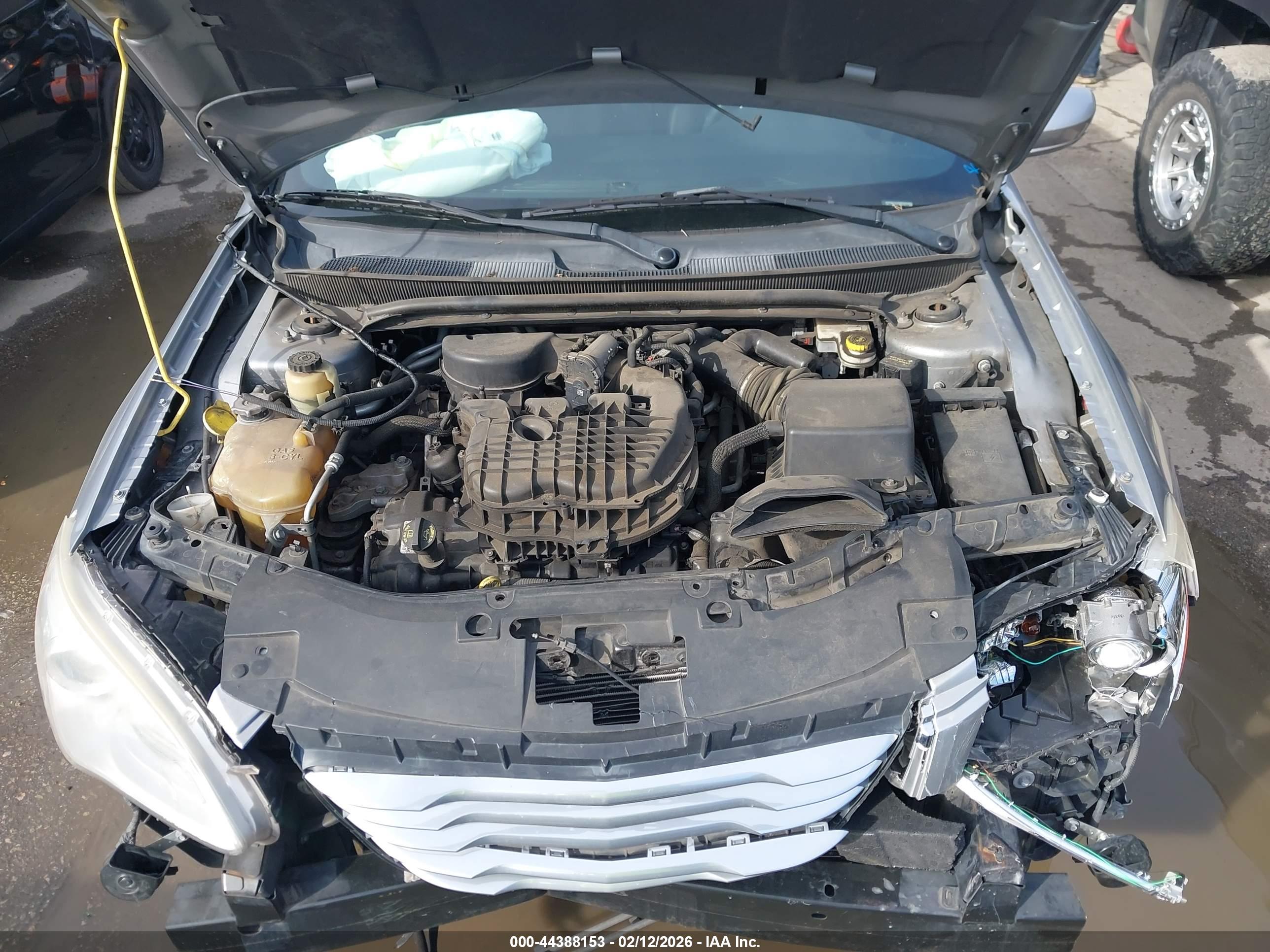 CHRYSLER 200 image 10