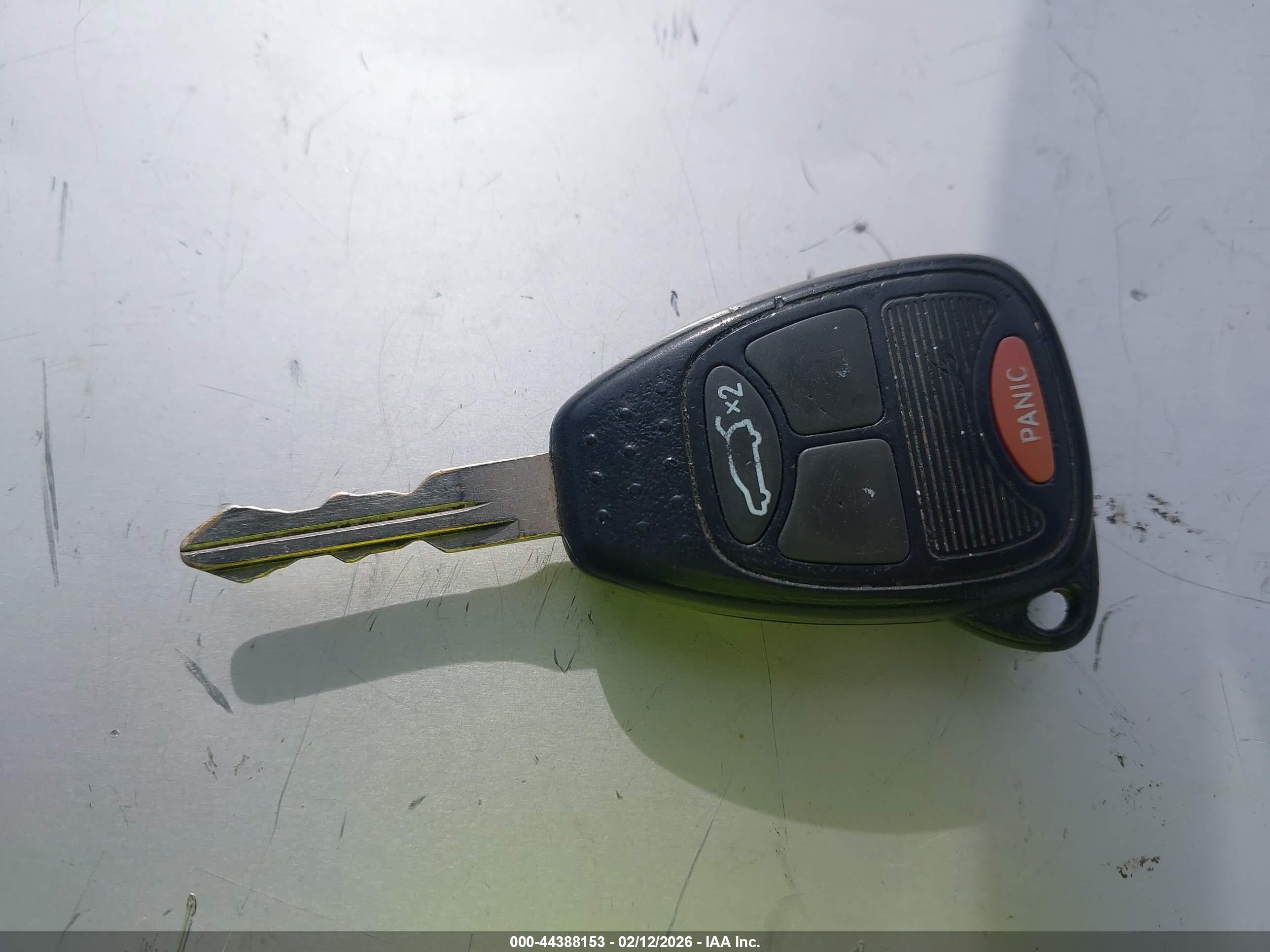 CHRYSLER 200 image 11