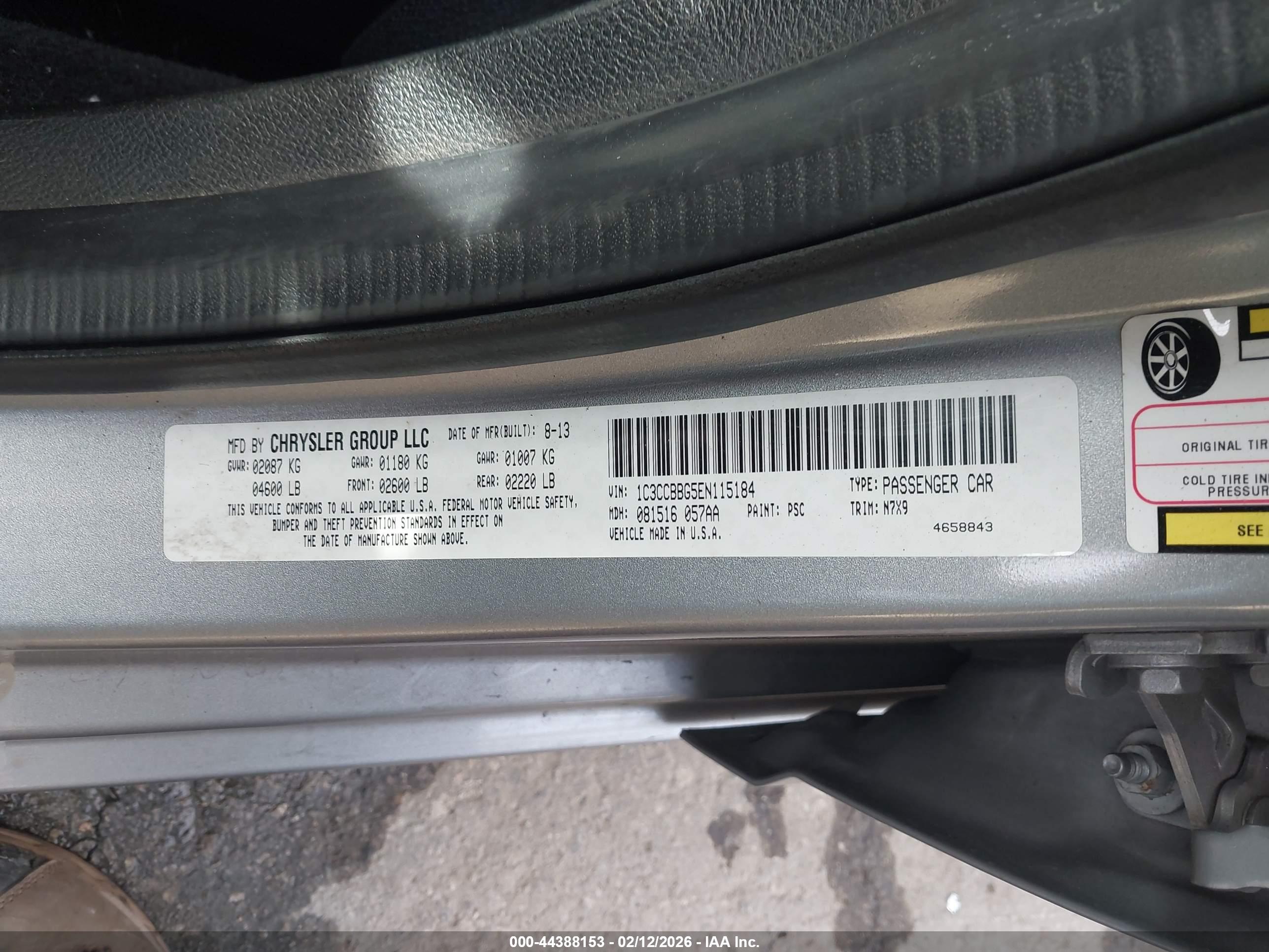 CHRYSLER 200 image 9