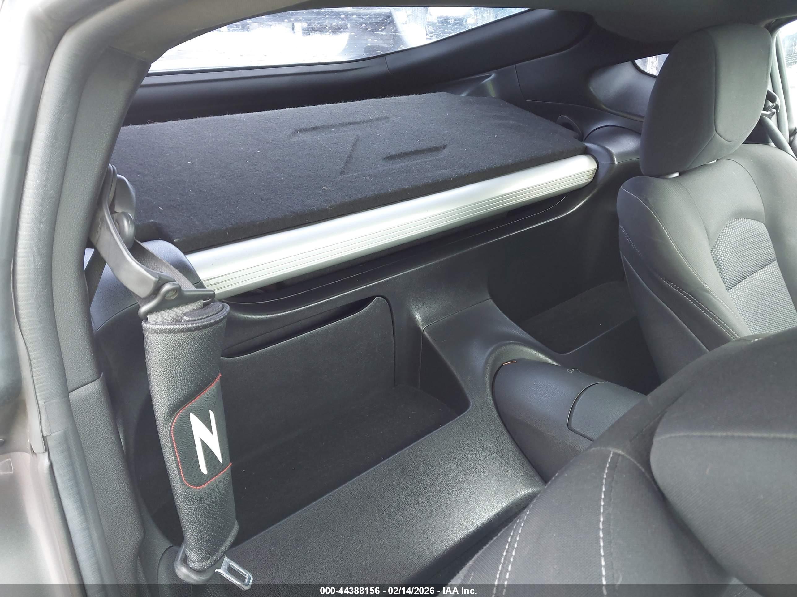 NISSAN 370Z image 8