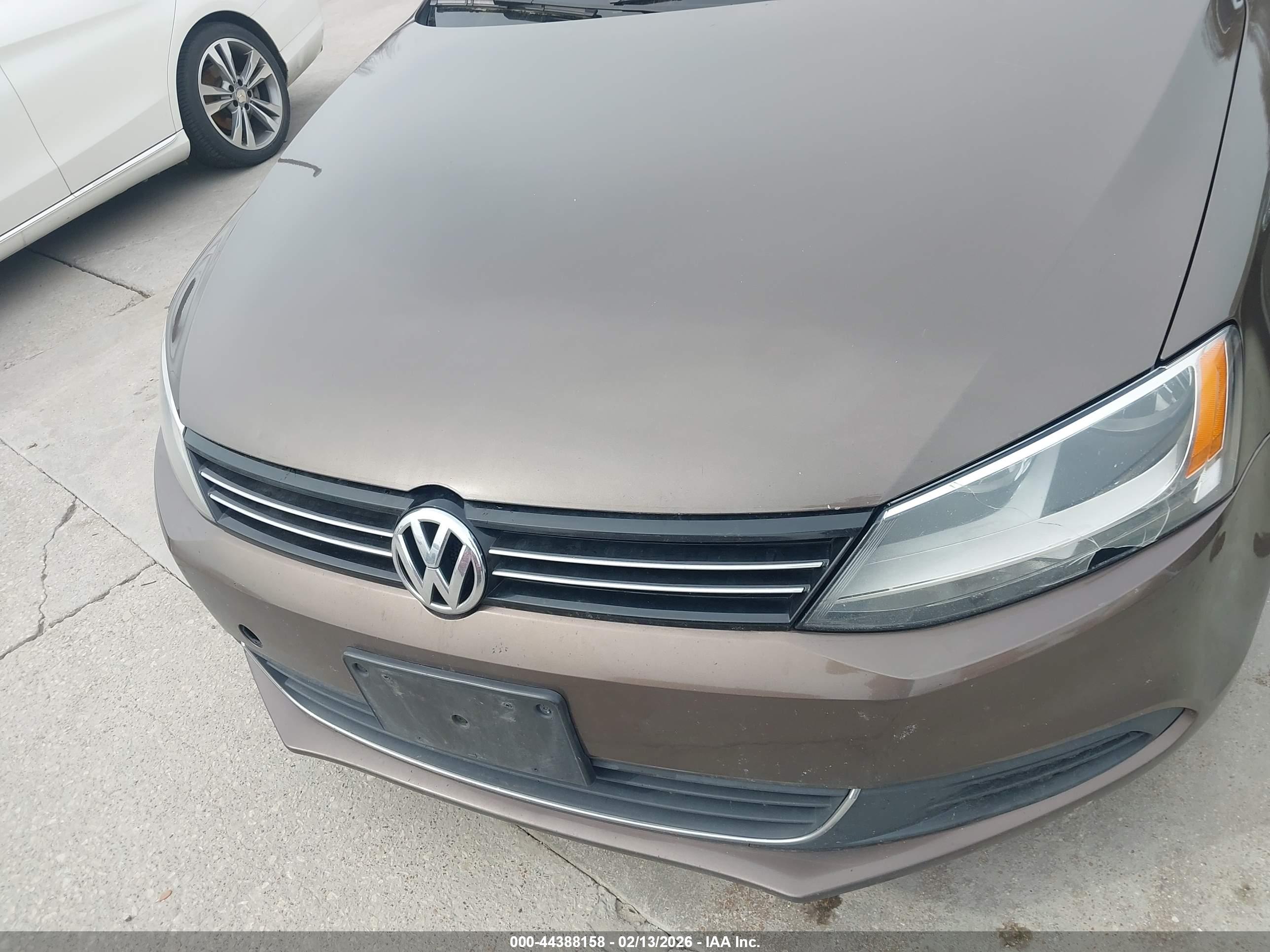 VOLKSWAGEN JETTA image 6