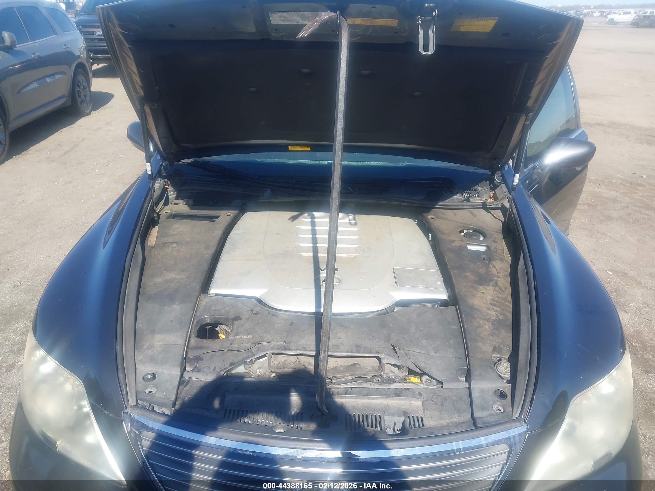 LEXUS LS image 10