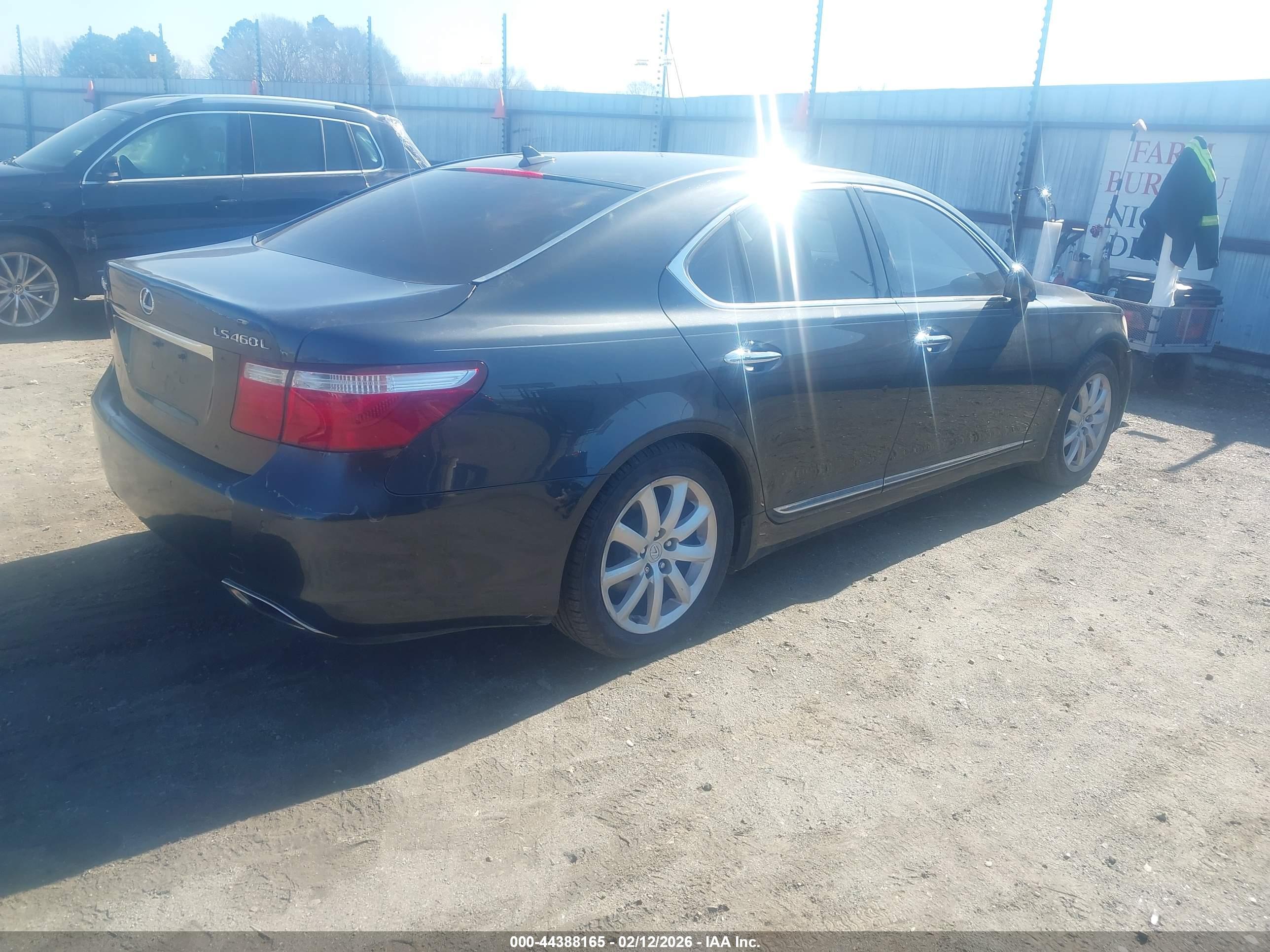 LEXUS LS image 4