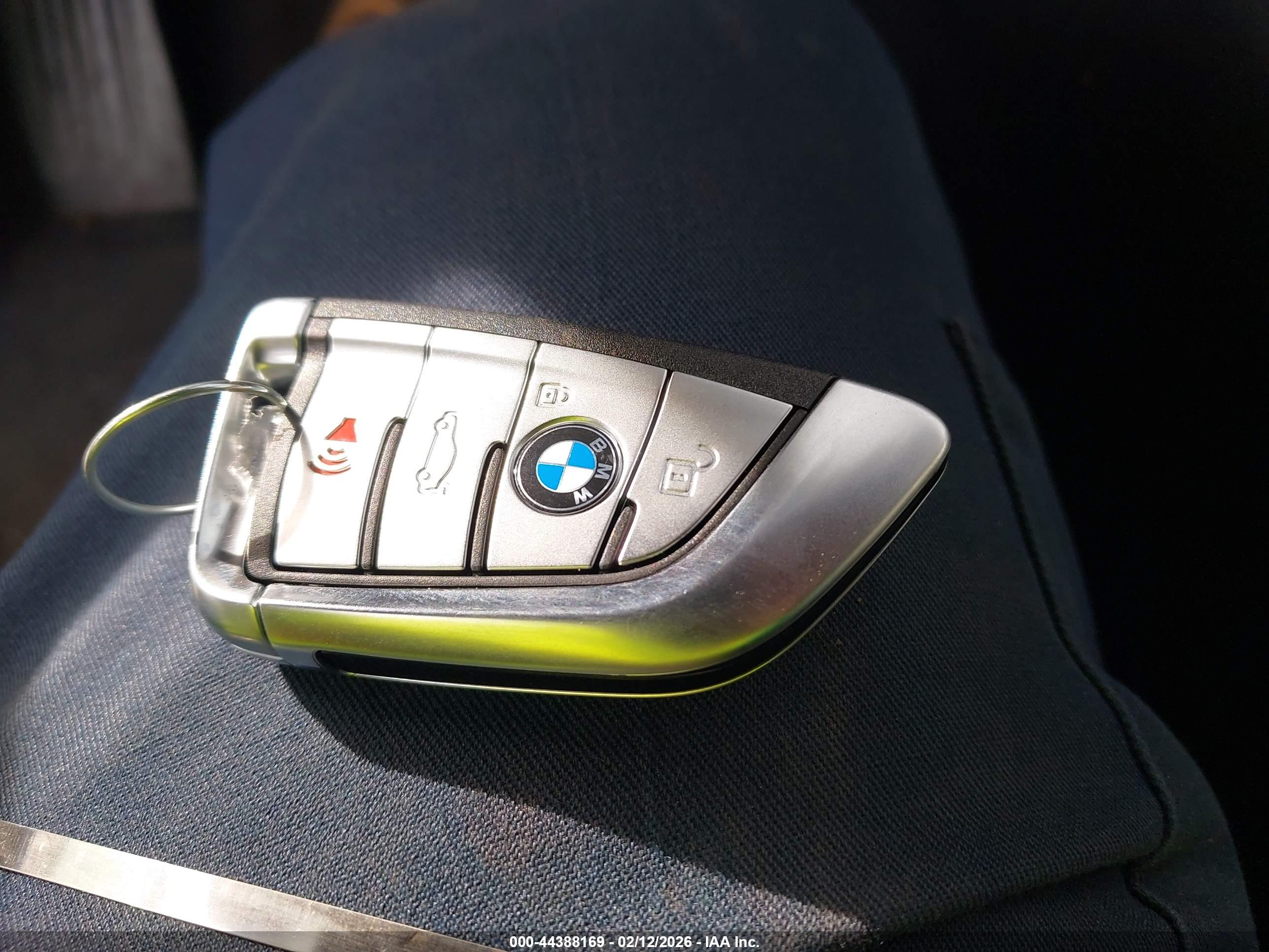 BMW 530E image 11