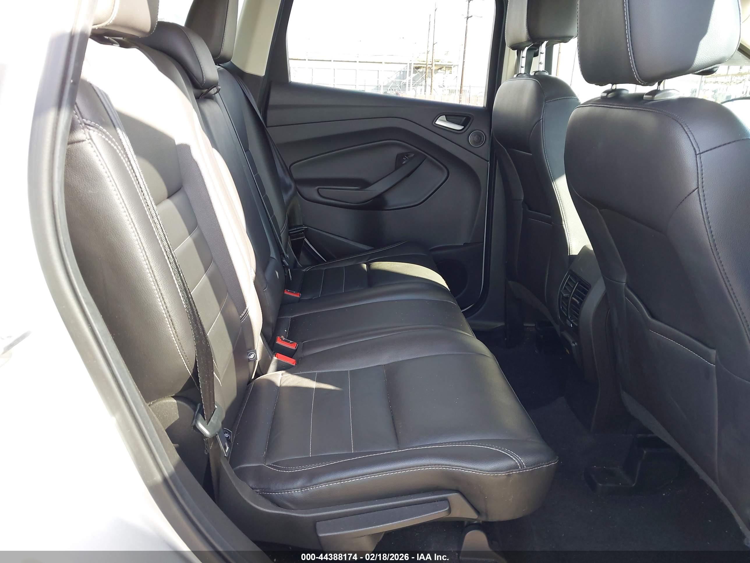 FORD ESCAPE image 8