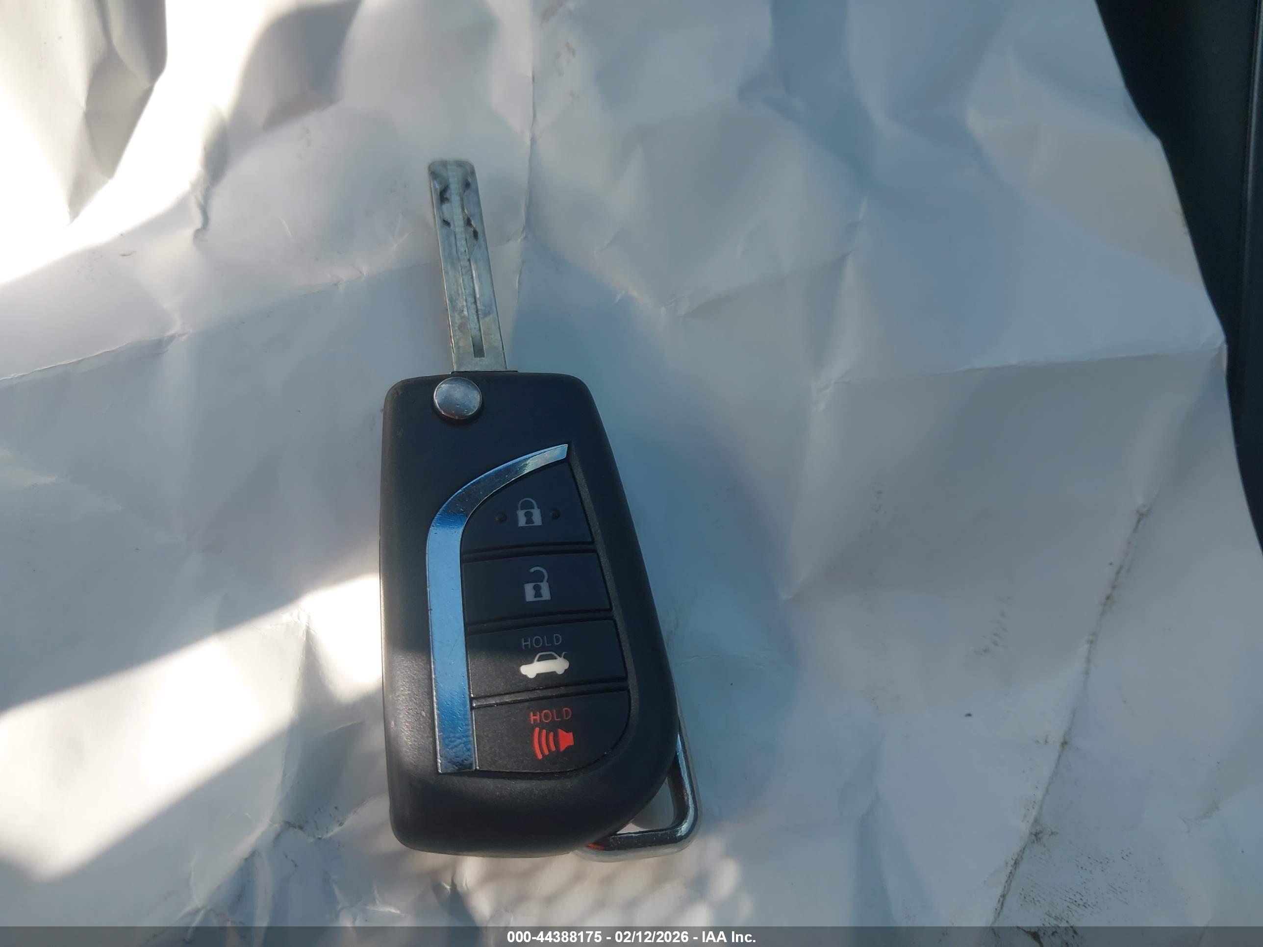 TOYOTA CAMRY image 11