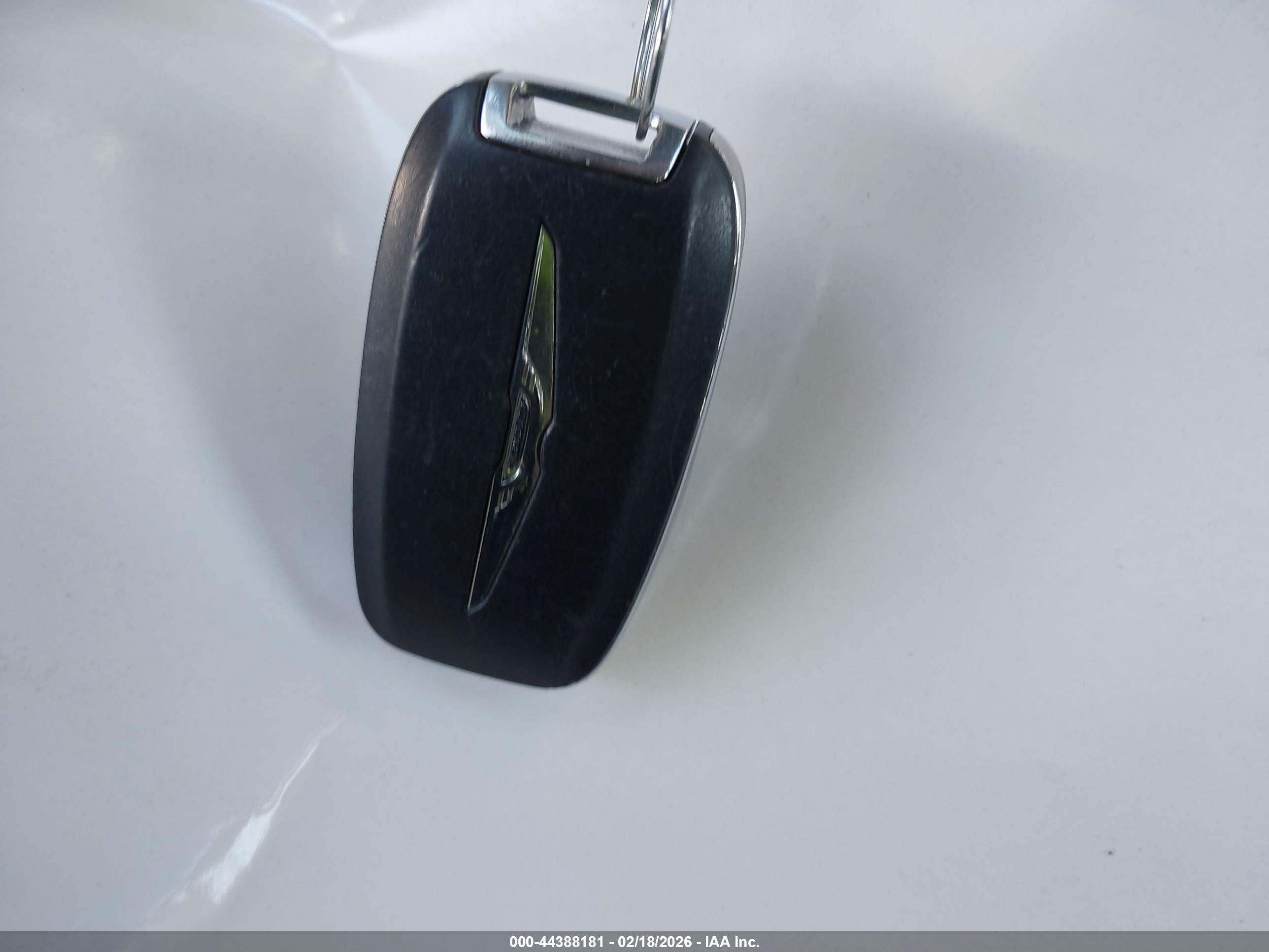 CHRYSLER PACIFICA image 11