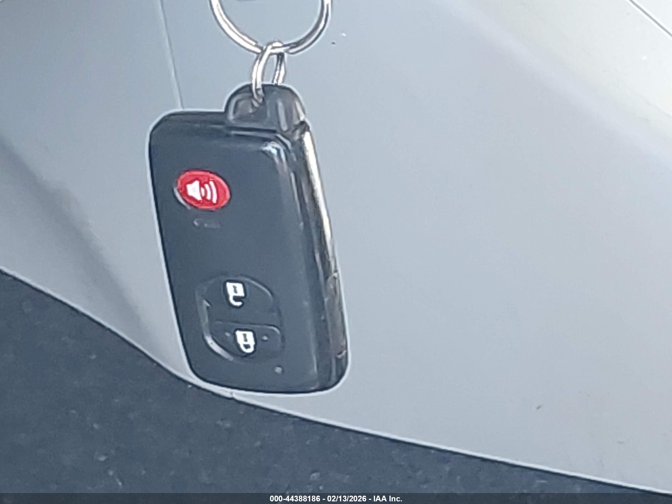 TOYOTA PRIUS image 11