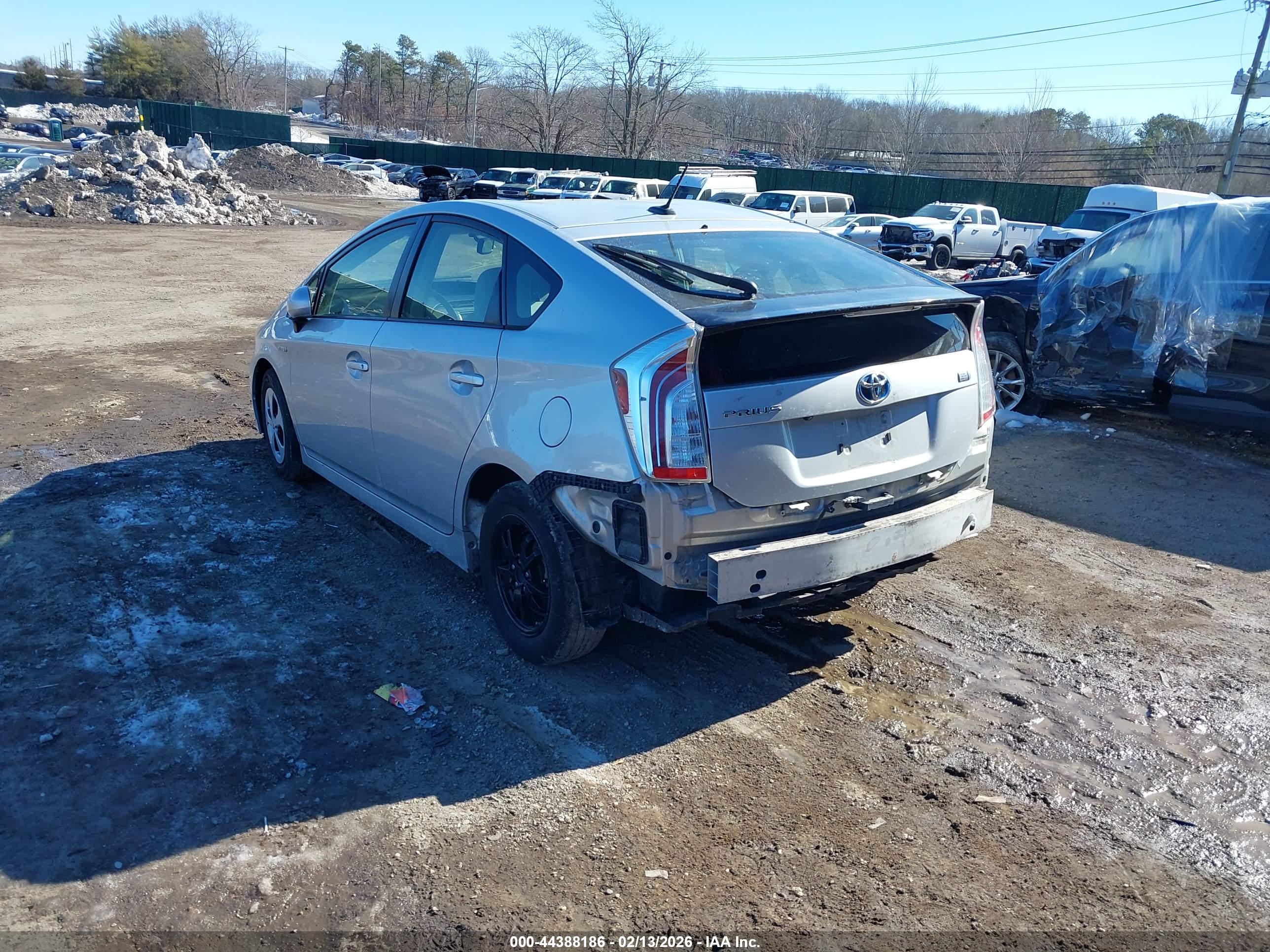 TOYOTA PRIUS image 3