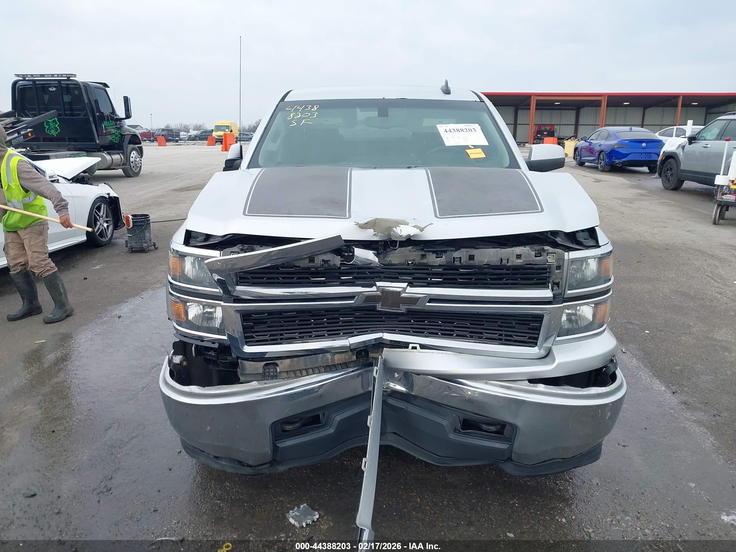 CHEVROLET SILVERADO image 6