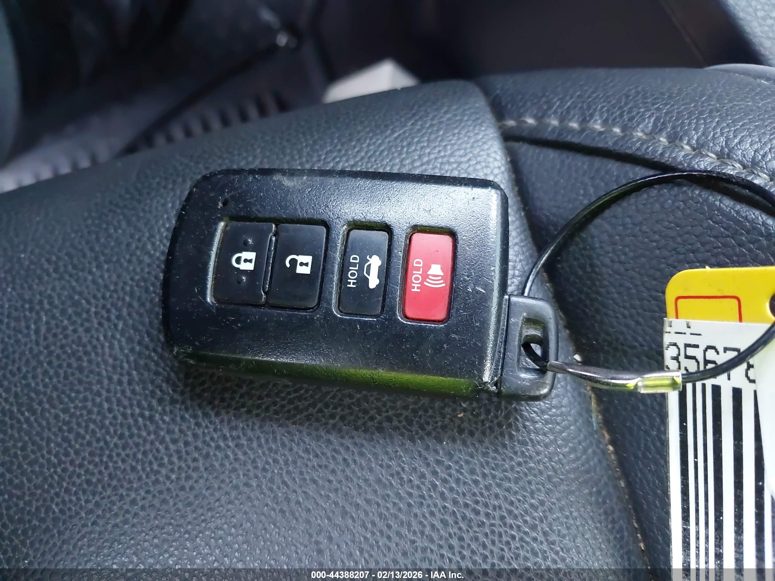TOYOTA COROLLA image 11