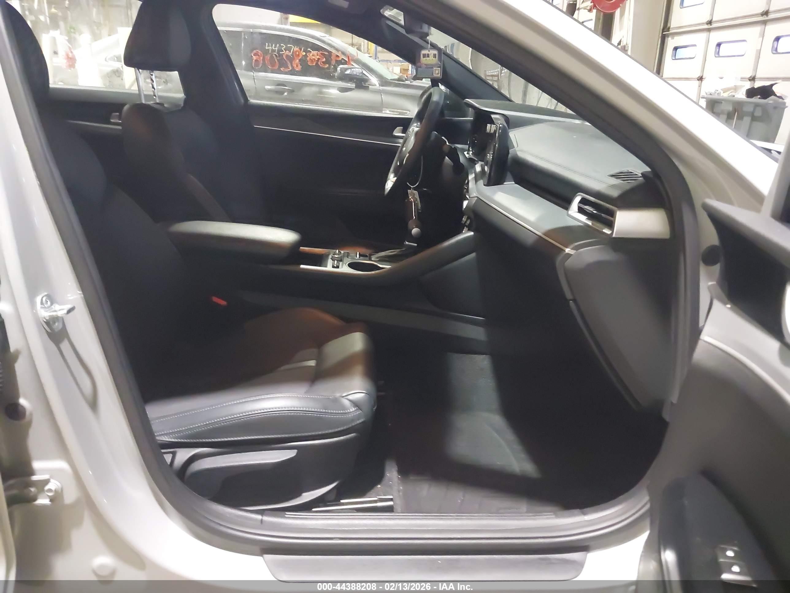 KIA K5 image 5
